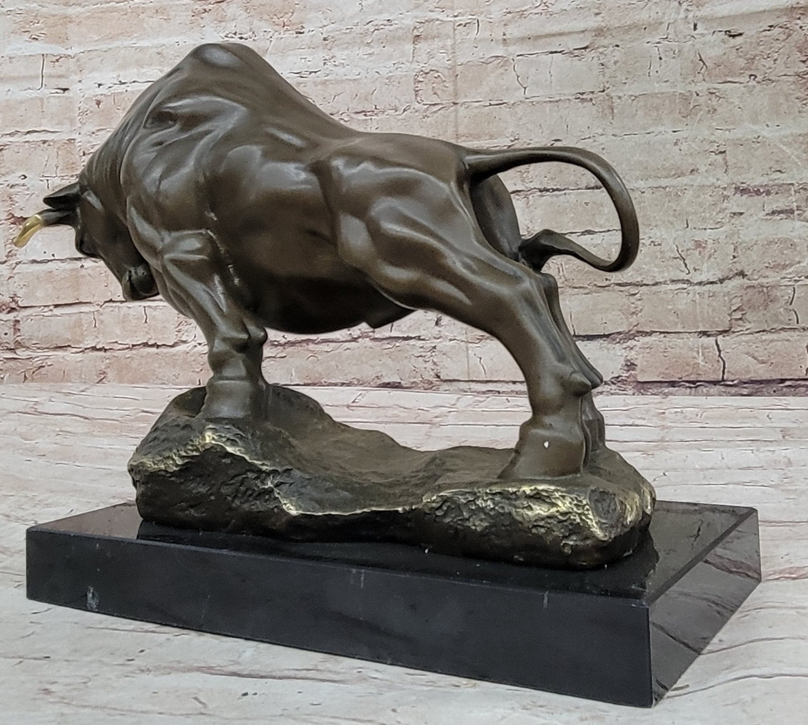 Gorgeous Special Patina Stock Market Bull Natural Wooden Base Bronze Figurine NR