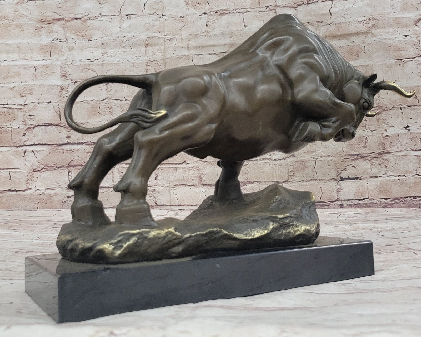 Gorgeous Special Patina Stock Market Bull Natural Wooden Base Bronze Figurine NR