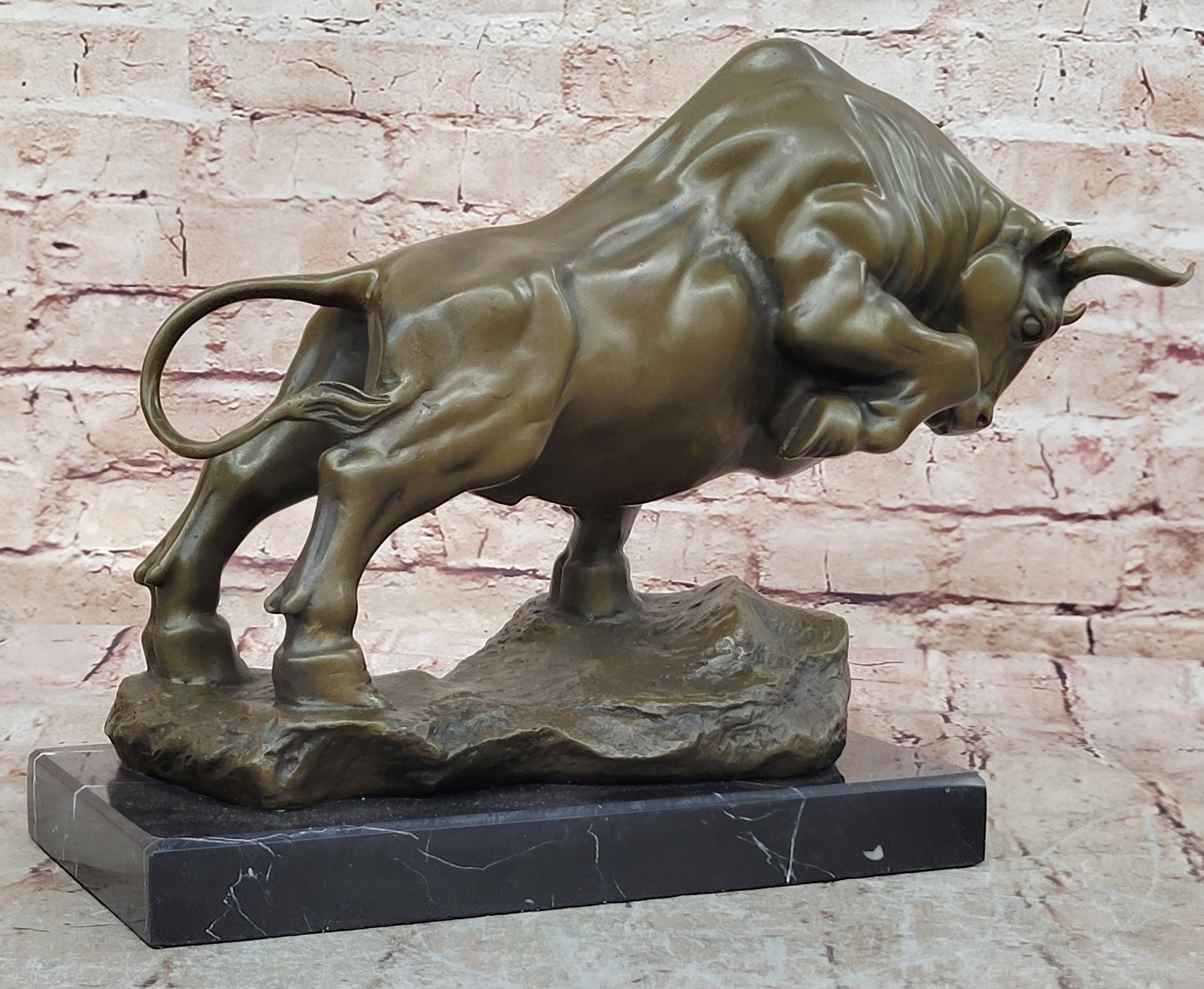 Gorgeous Special Patina Stock Market Bull Natural Wooden Base Bronze Figurine NR