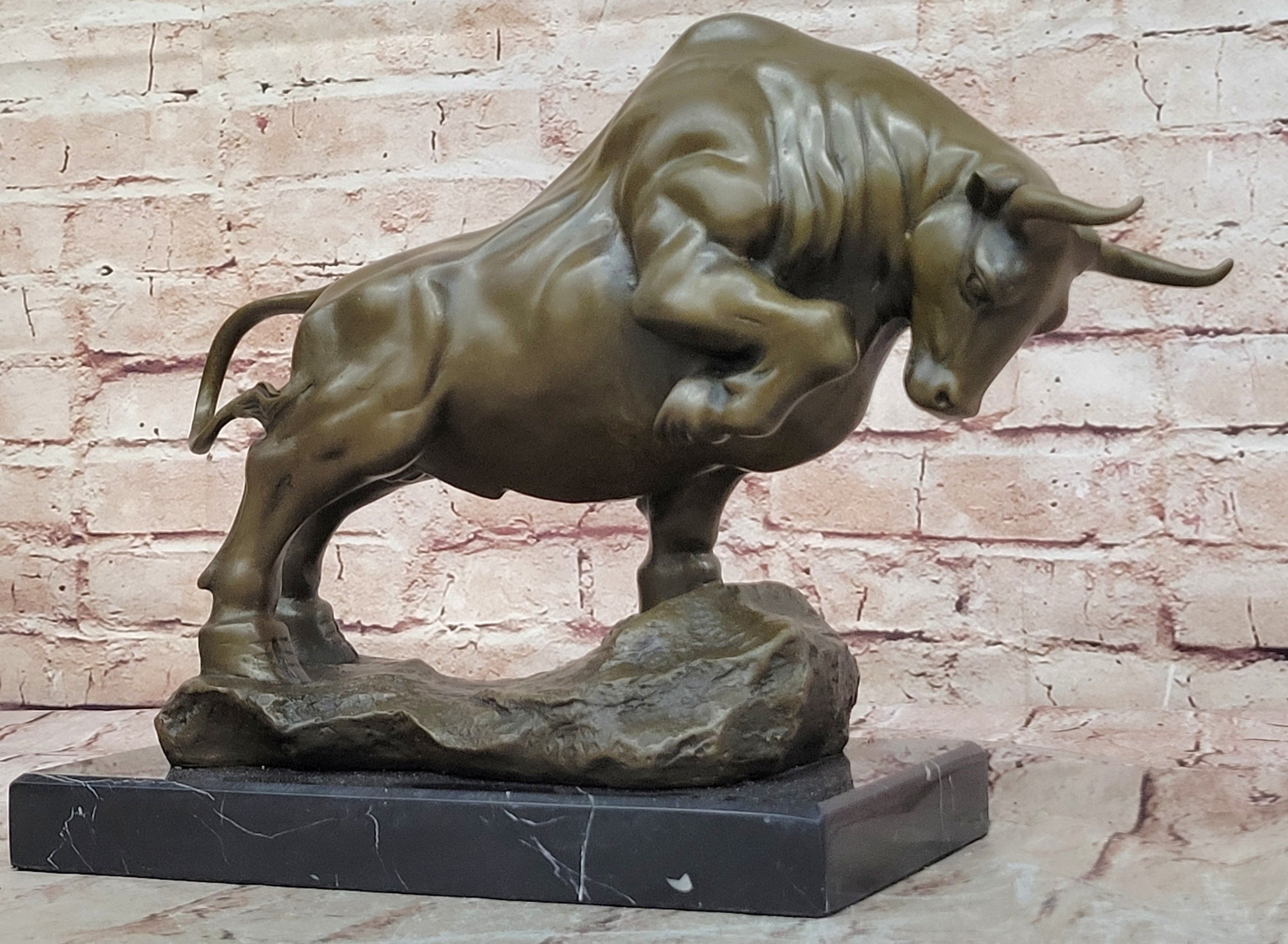 Gorgeous Special Patina Stock Market Bull Natural Wooden Base Bronze Figurine NR