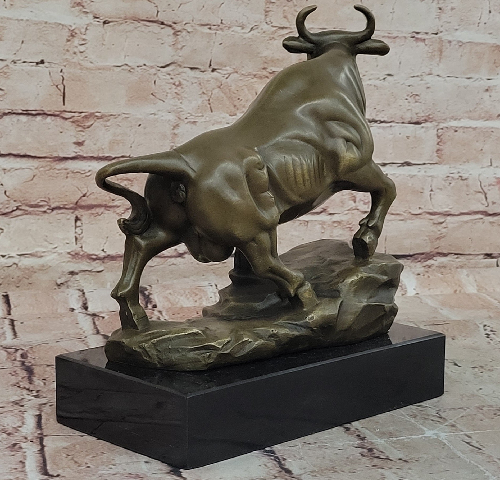 European Lost Wax Method Bronze Fengshui Bull Oxen Wealth Money Luck Sculpture