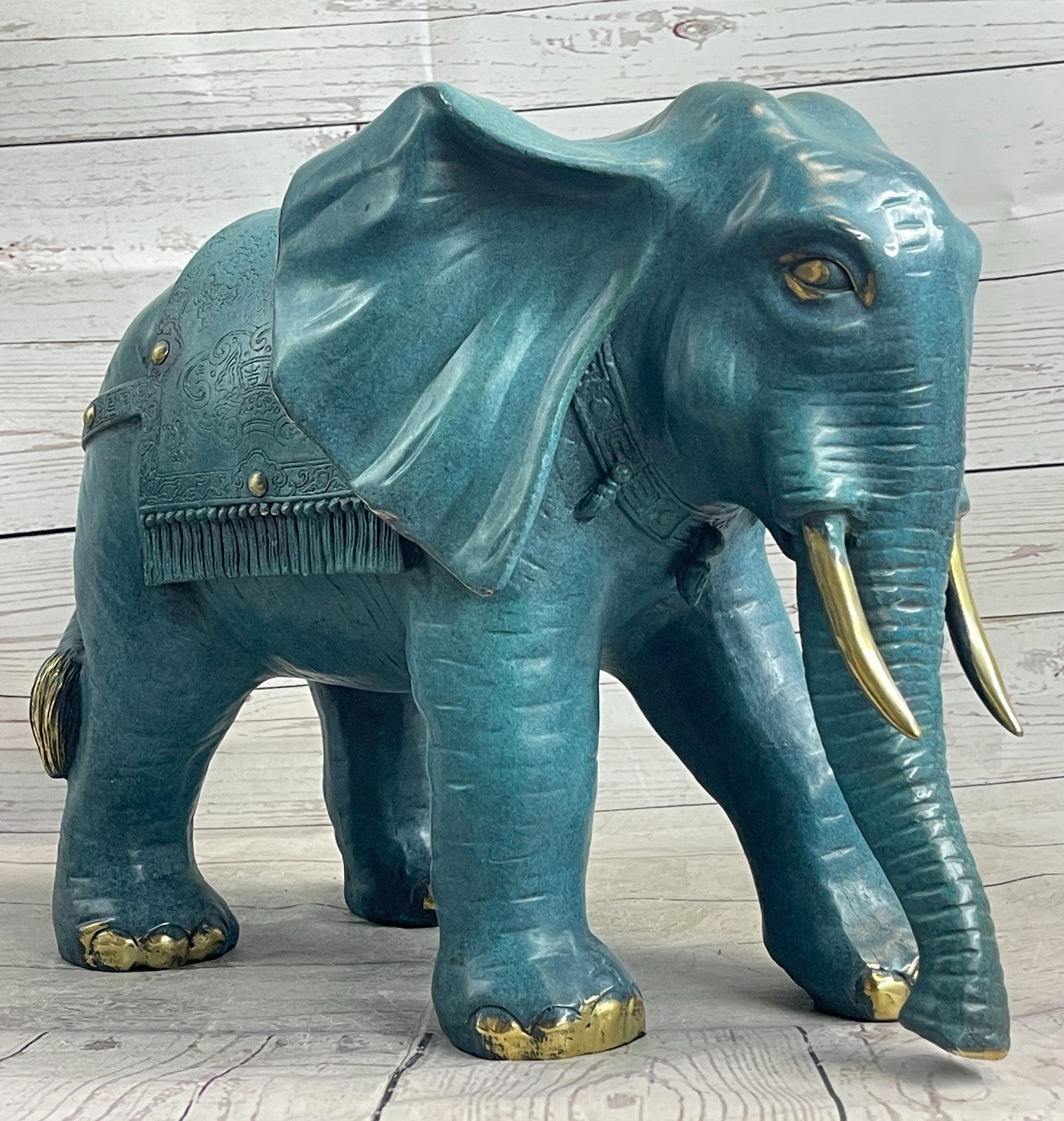 Metal Desk Top Sculpture / Bronze Elephant Hot Cast Multi Function Figurine Sale
