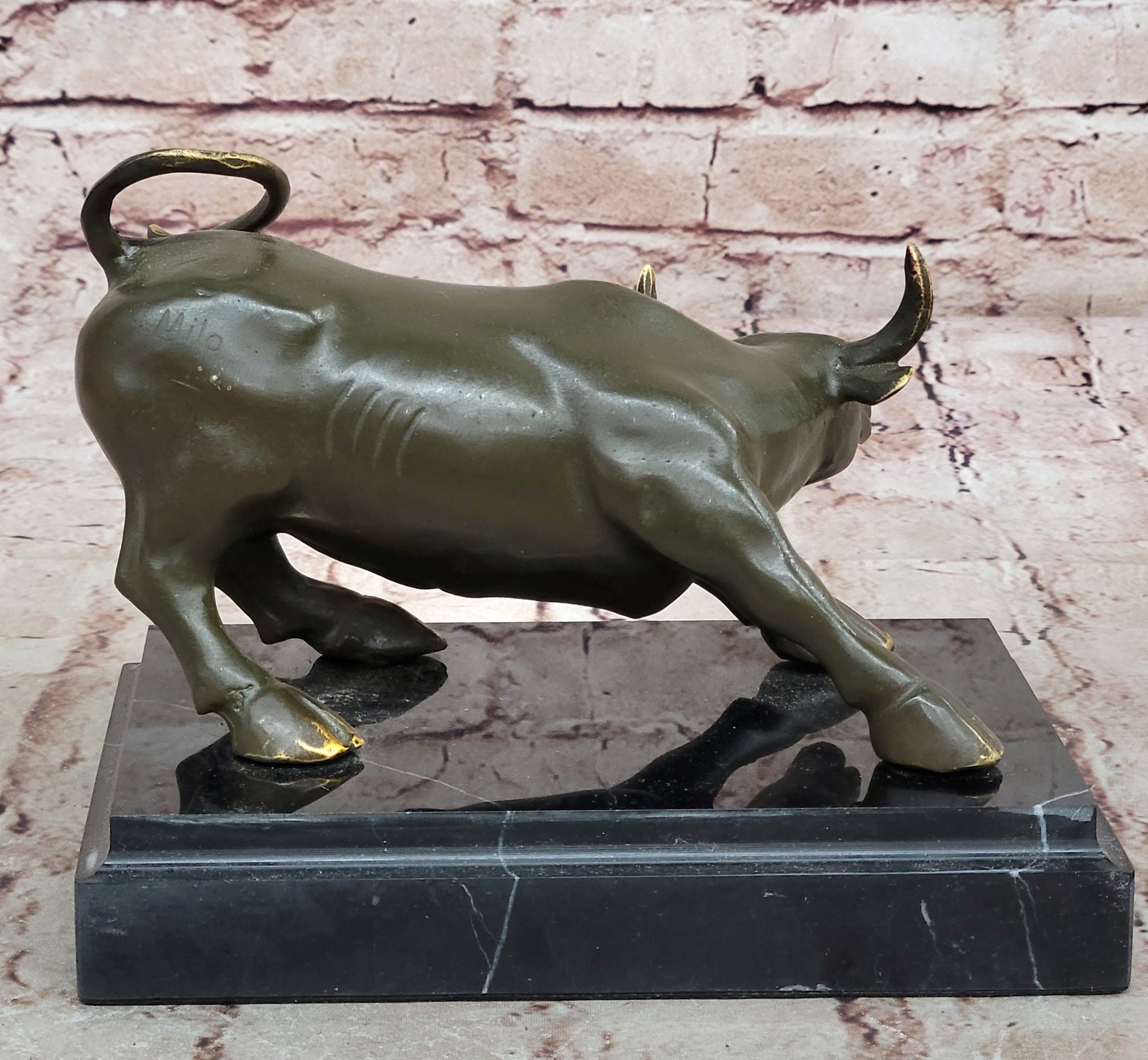 Charging Bull Figurine Bronze Statue by Milo Wall Street Art Sculpture Office Decor Gift