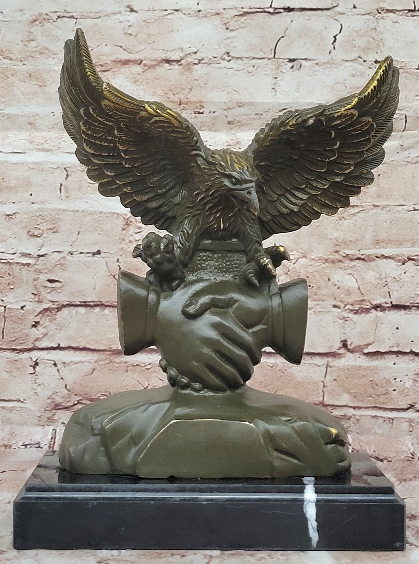Majestic Eagle Bronze Statue – Limited Edition Symbol of Strength and Solidarity