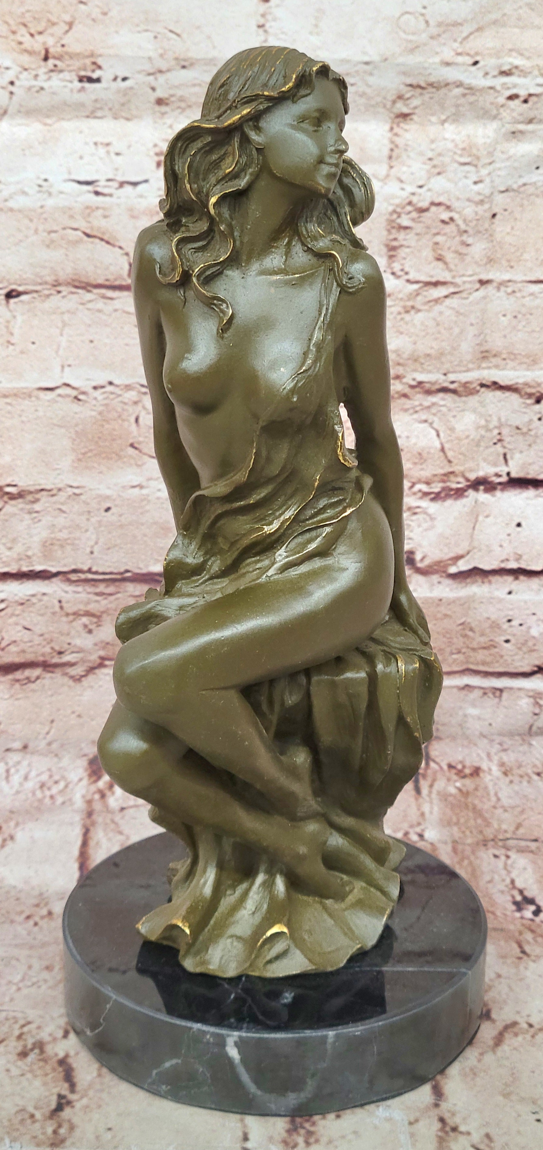 Roman Goddess Venus Bronze Figurine Hot Cast Female Statue Signed by Mavchi Collectible