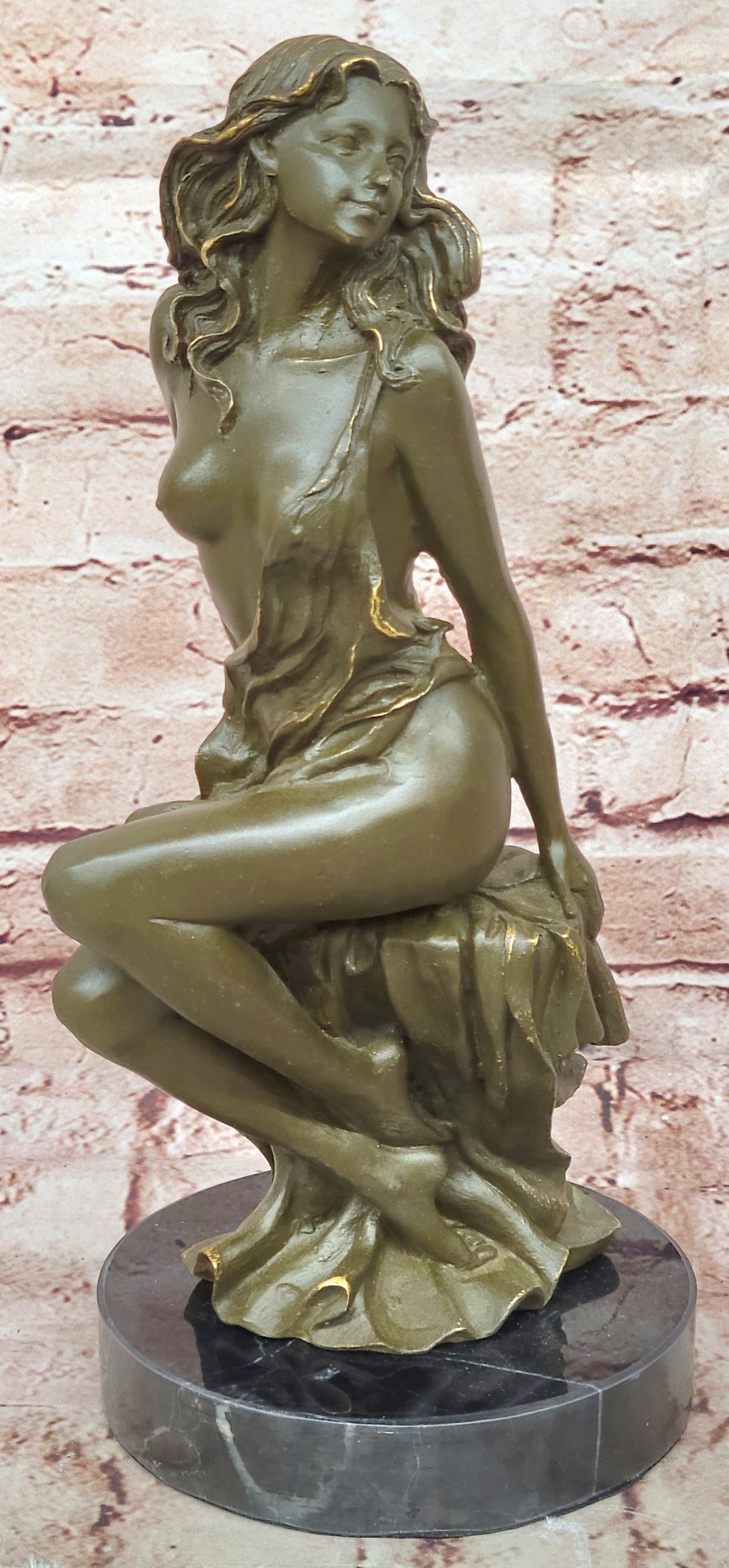 Roman Goddess Venus Bronze Figurine Hot Cast Female Statue Signed by Mavchi Collectible