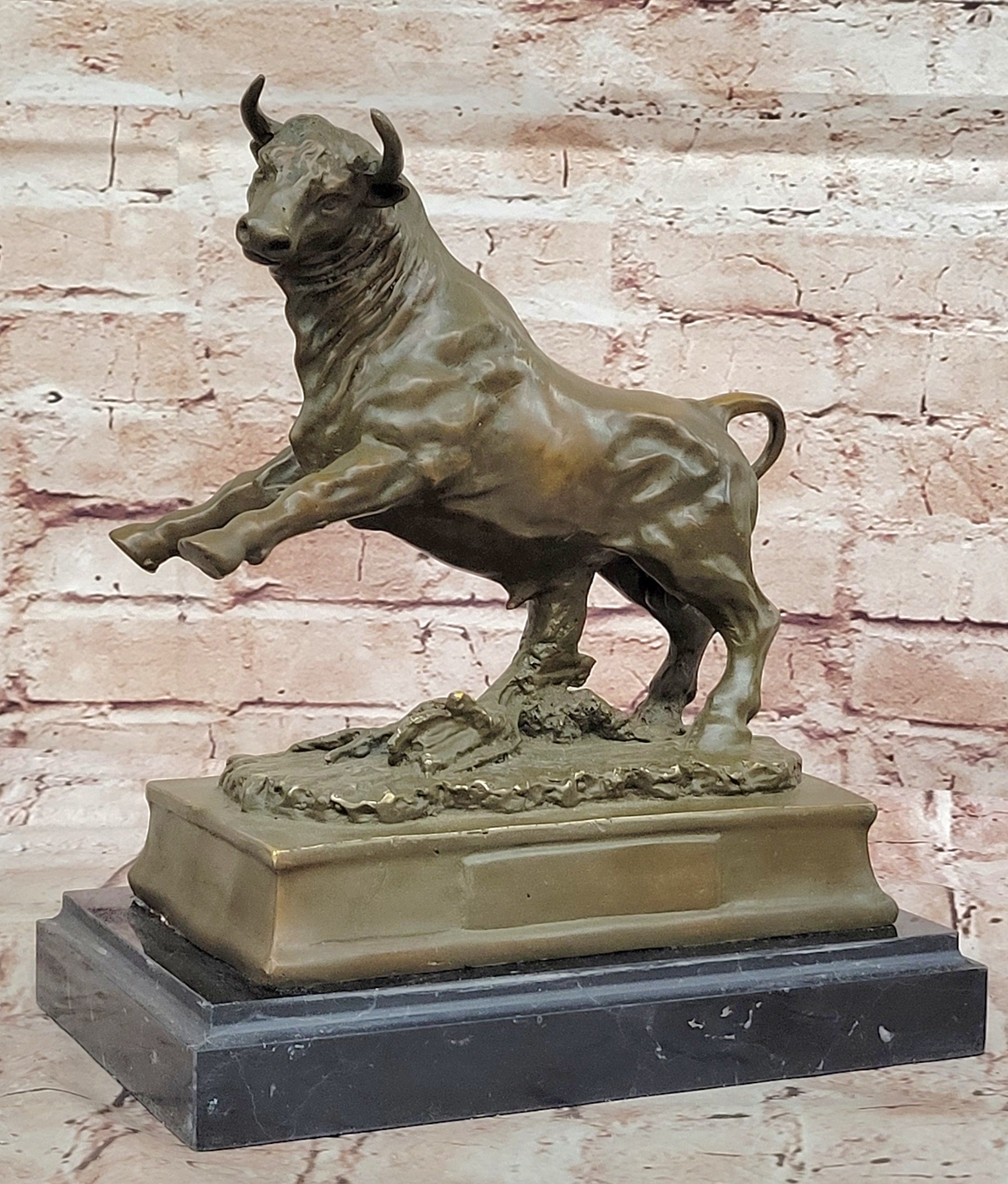 Milo Bronze Bull Sculpture – Highly Detailed Museum-Quality Animal Artwork on Marble