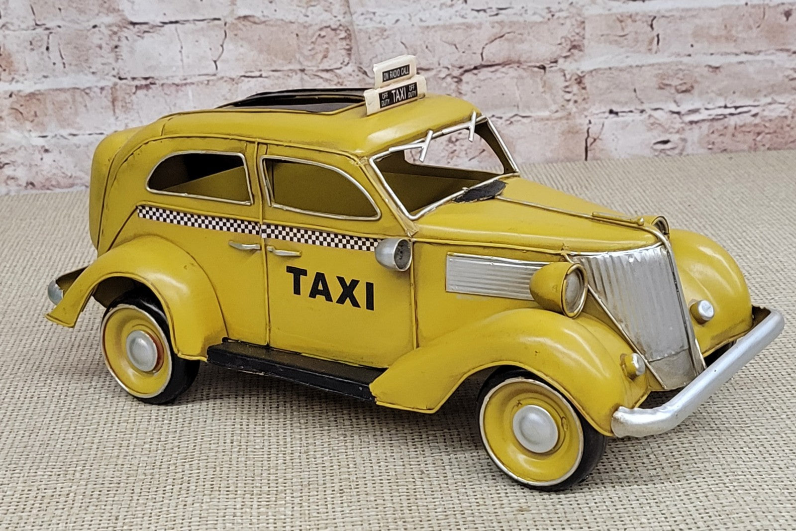 Jayland Checker New York Taxi (Yellow Cab) 1930 Styles Metal Masterpiece
