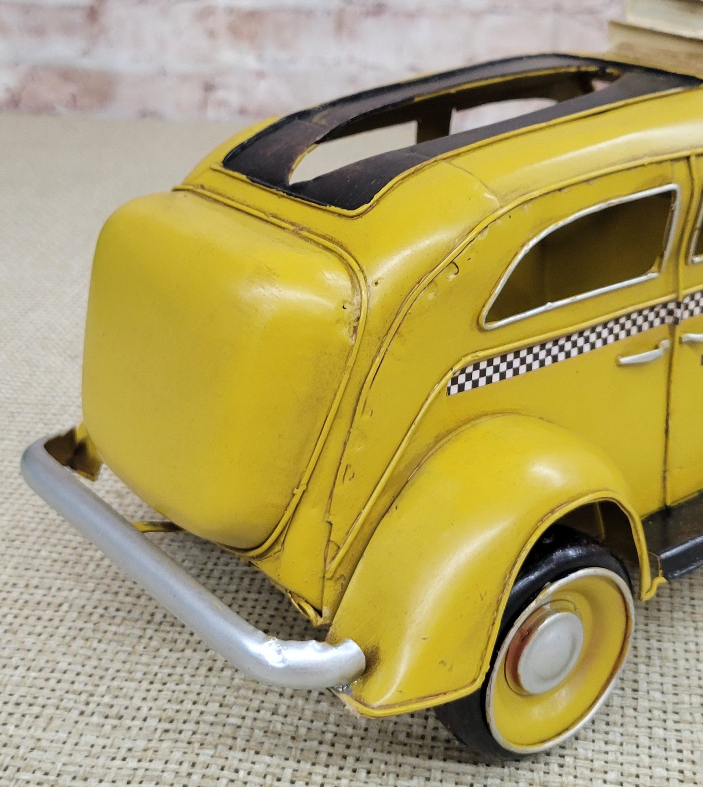 Jayland Checker New York Taxi (Yellow Cab) 1930 Styles Metal Masterpiece
