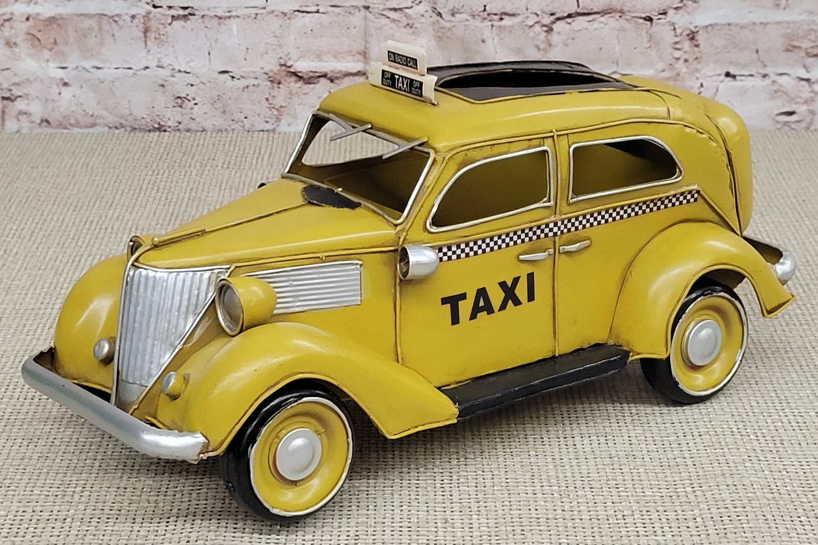 Jayland Checker New York Taxi (Yellow Cab) 1930 Styles Metal Masterpiece