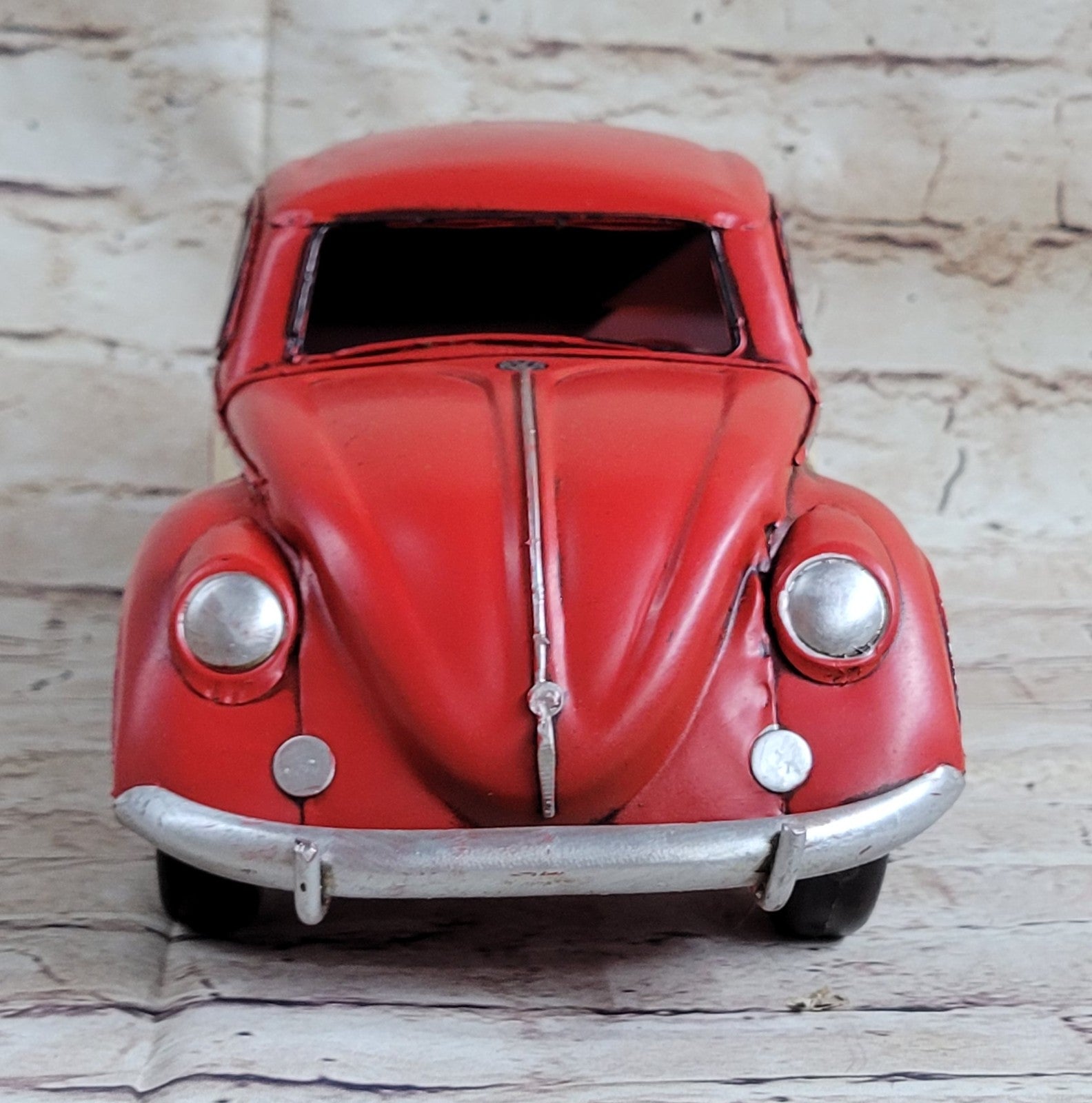 Hand Made Old Decor Volkswagen Beetle  Die-Cast Metal Tinplate Artwork Sale