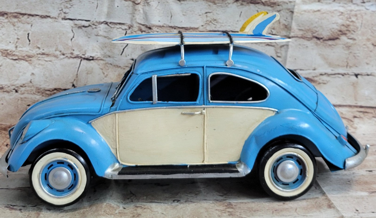 Jayland 1:12 Volkswagen VW Beetle 1200 Classic Die-Cast Model Car Blue Figure