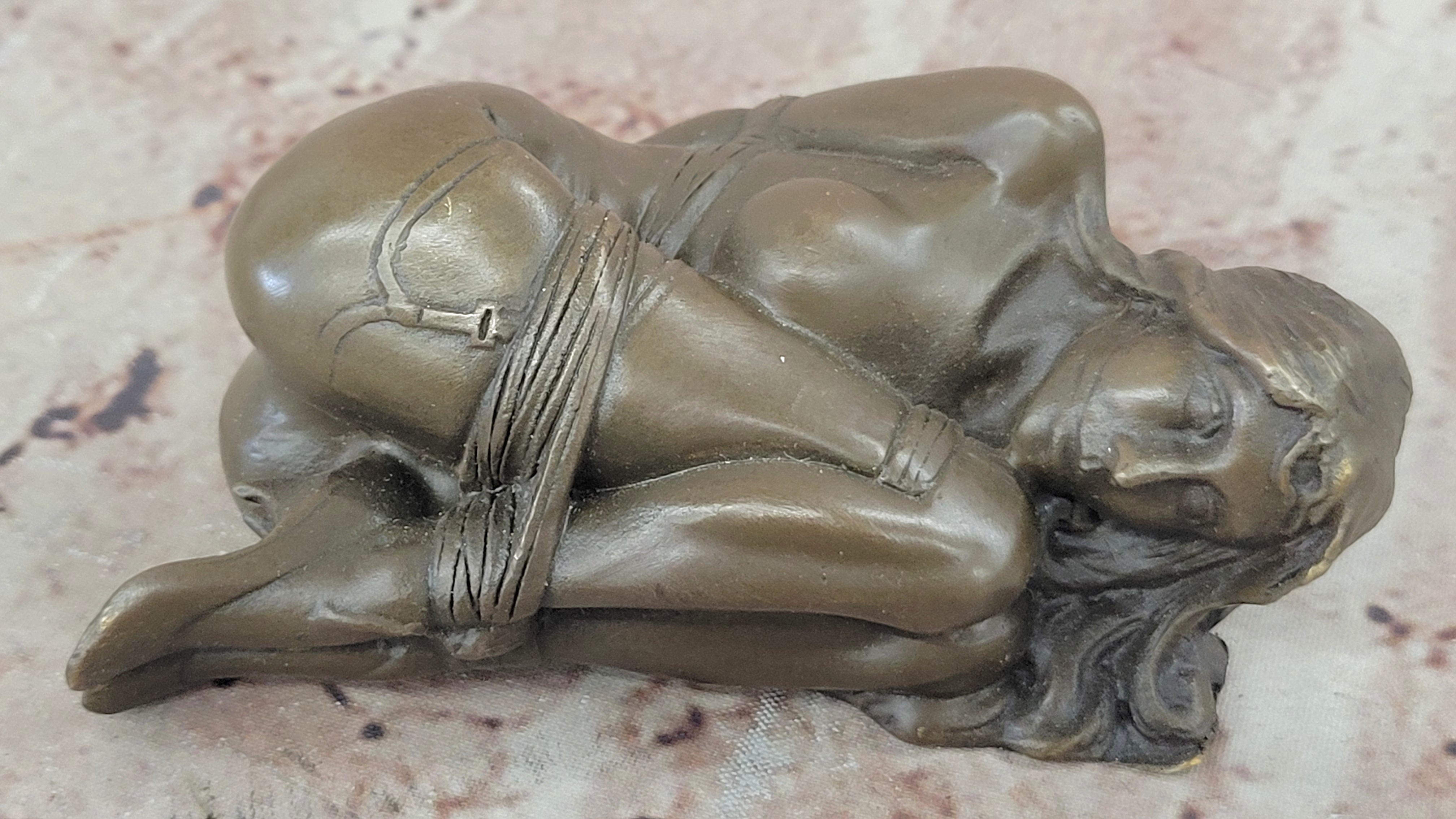 Bondage Girl Chantal - Erotische Sex-Bronze - signiert Original Milo Sculpture