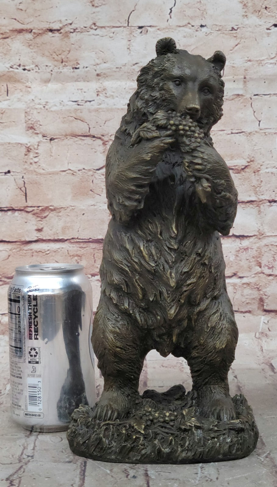 Kodiak Grizzly Bear Lodge Wildlife Lodge Artwork Bronze Statue Sculpture Figure