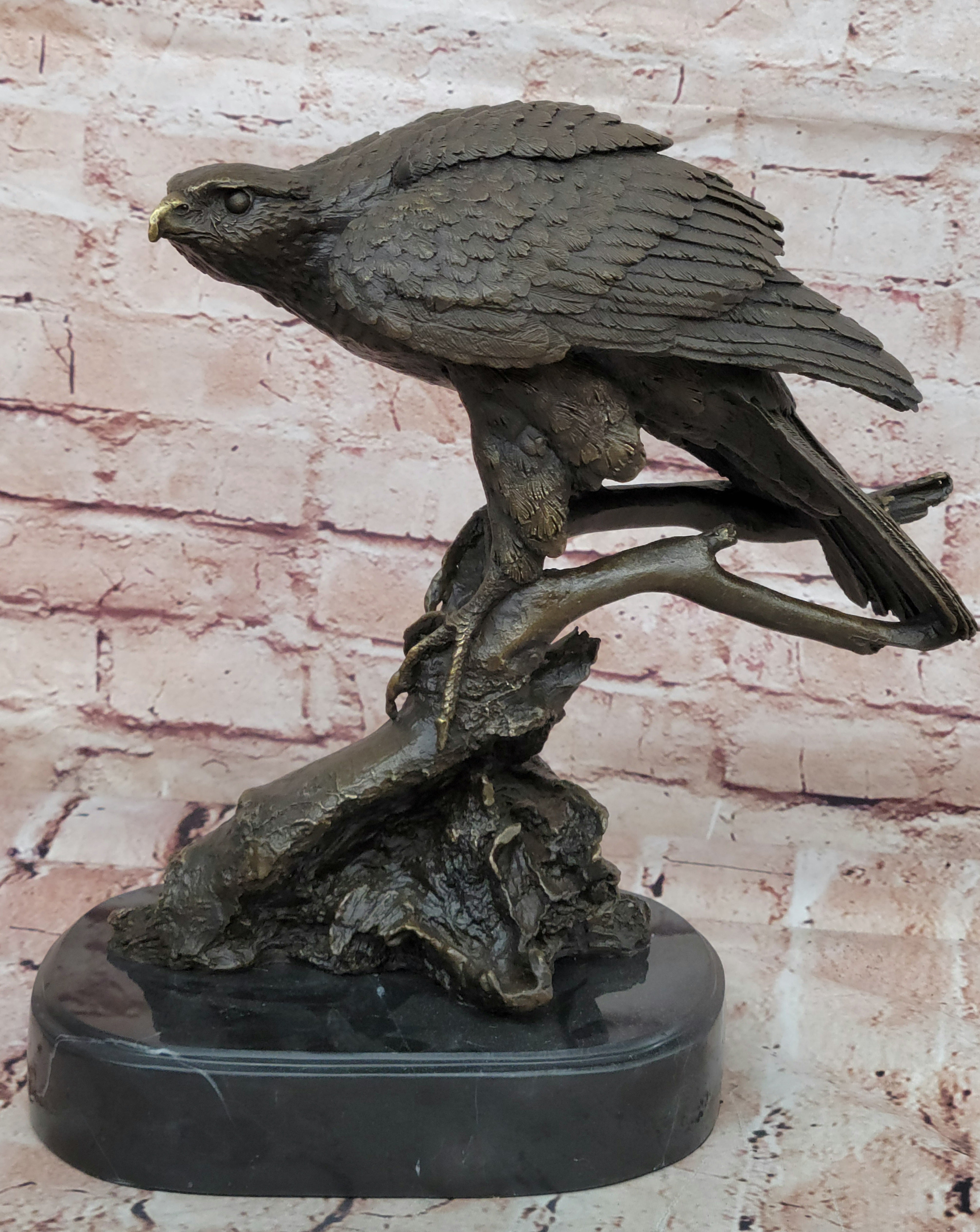 Parched Sitting Eagle Home Garden Decoration Bronze Sculpture on Marble Base