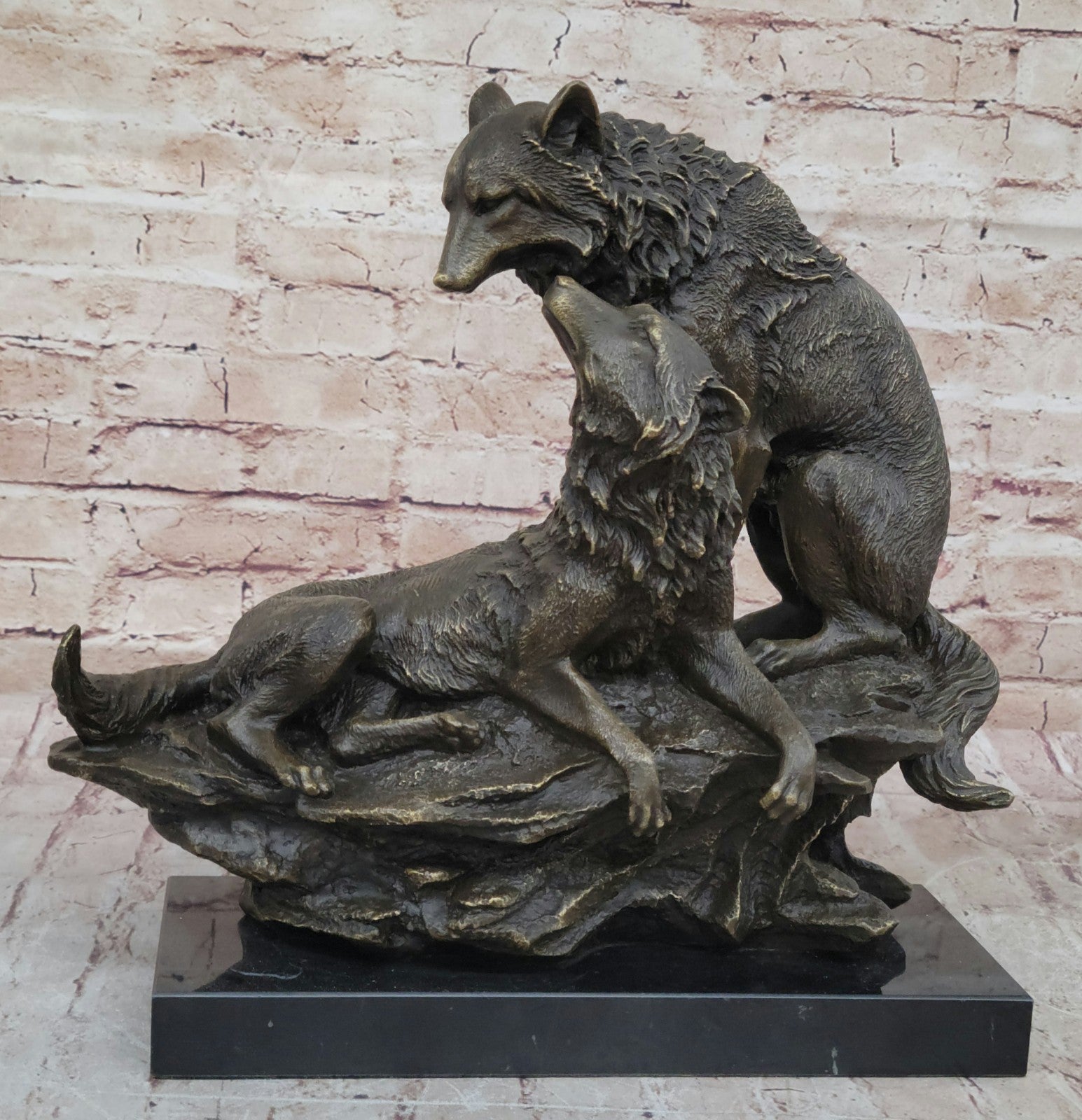 Handcrafted Wolves Wildlife Bronze Sculpture Great Detailed Figurine Figure