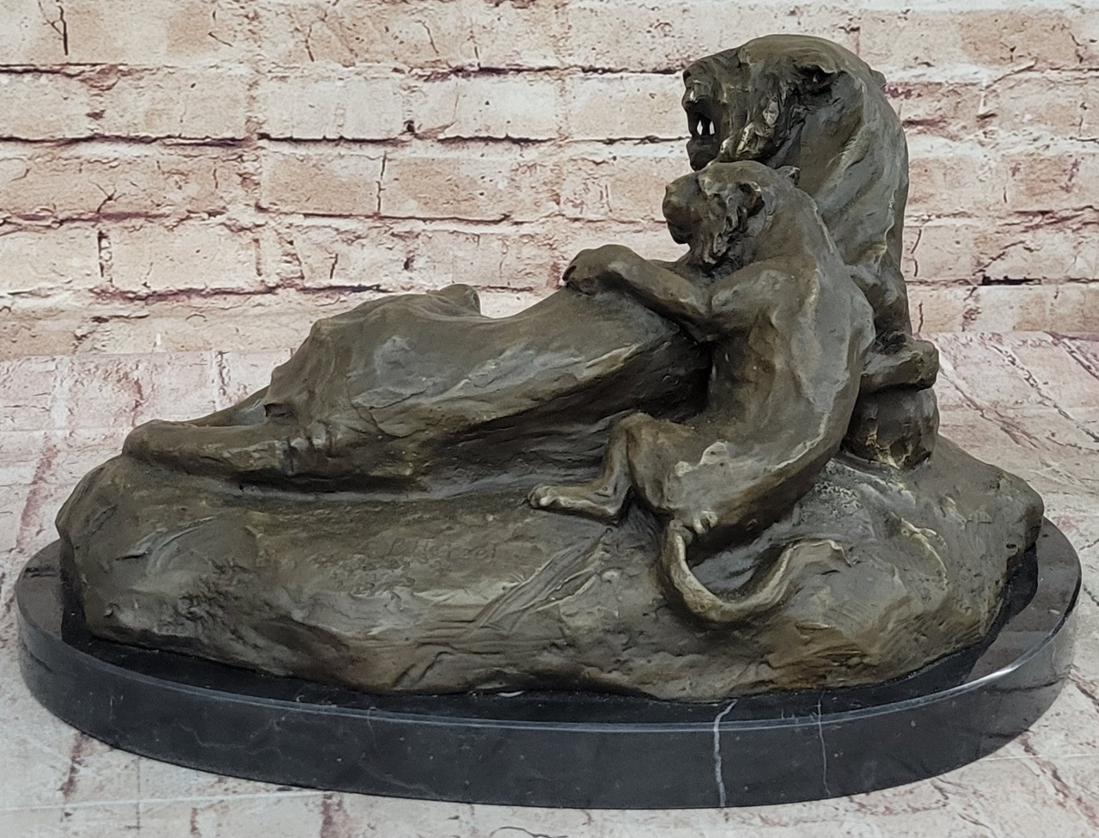 Exquisite Bronze Lion and Cub Sculpture - African Wildlife Figurine Art