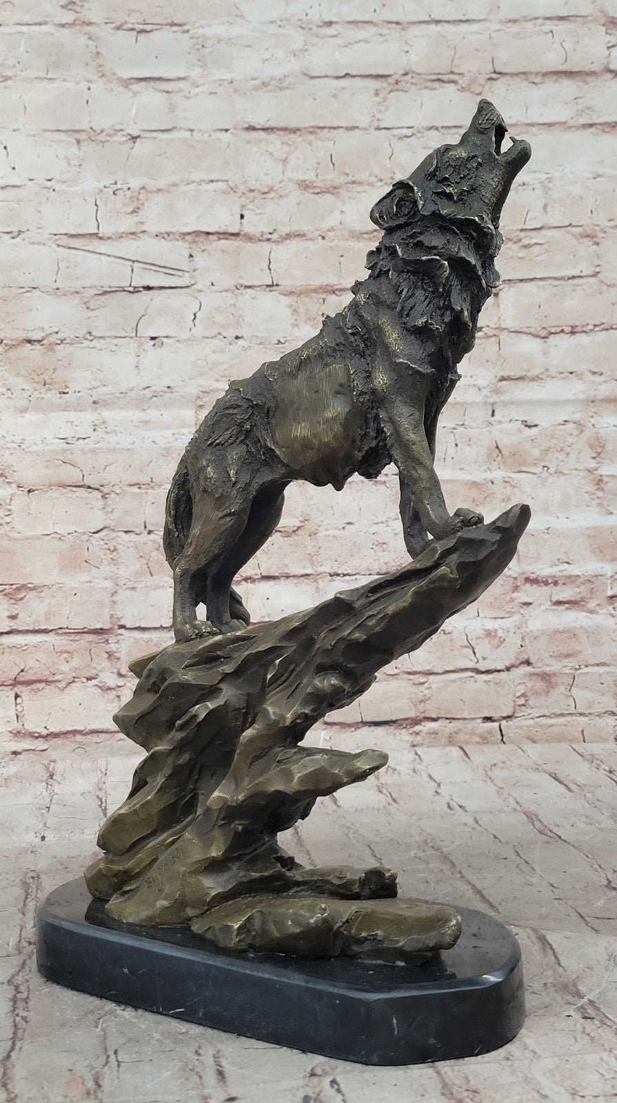 Hot Cast Bronze Wildlife Statue: Howling Wolf at Moon - Handcrafted by Bugatti
