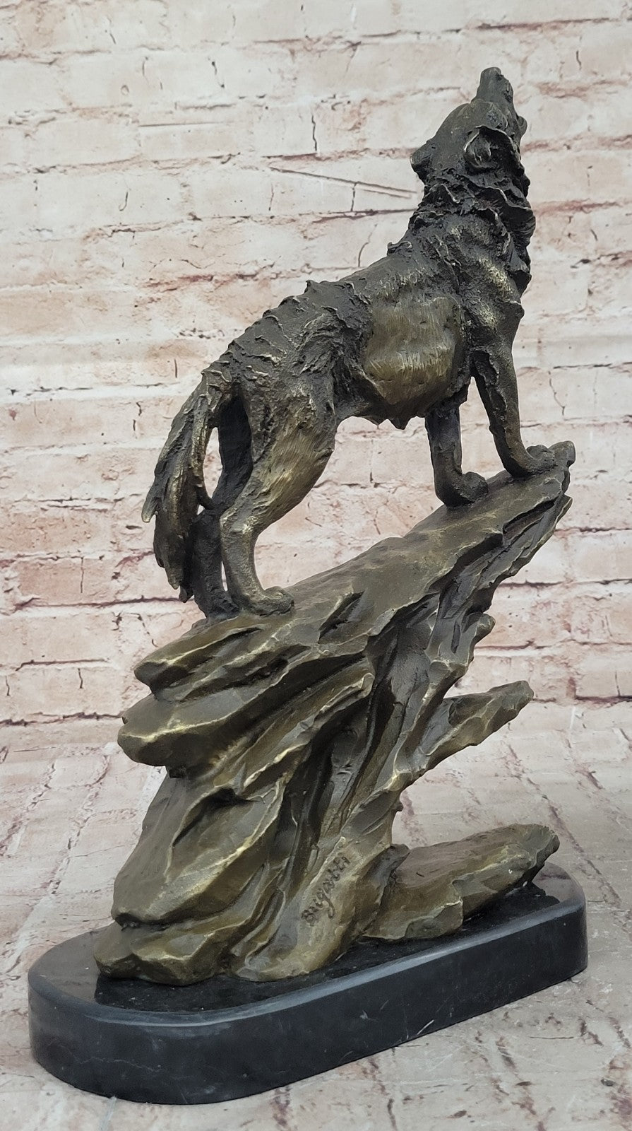 Hot Cast Bronze Wildlife Statue: Howling Wolf at Moon - Handcrafted by Bugatti