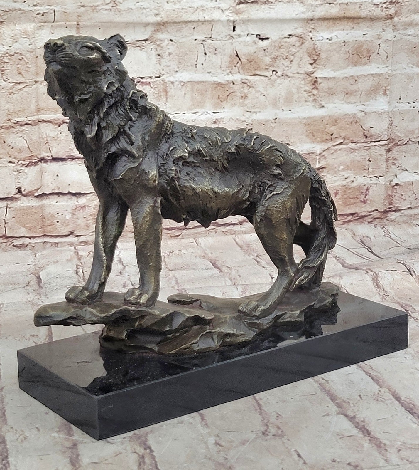 Handcrafted bronze sculpture SALE Arti French By Wolf Howling Wildlife Cast