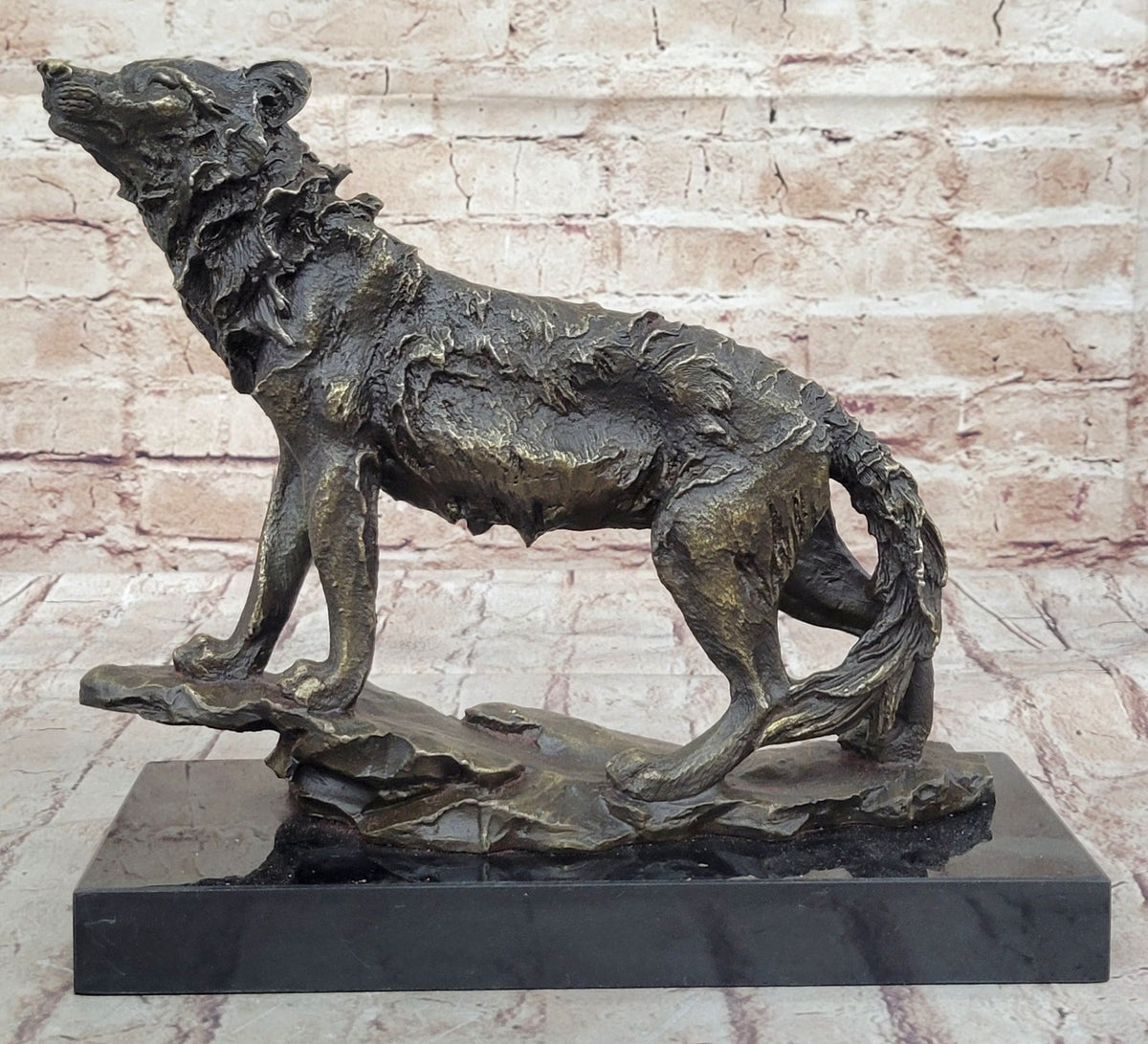 Handcrafted bronze sculpture SALE Arti French By Wolf Howling Wildlife Cast