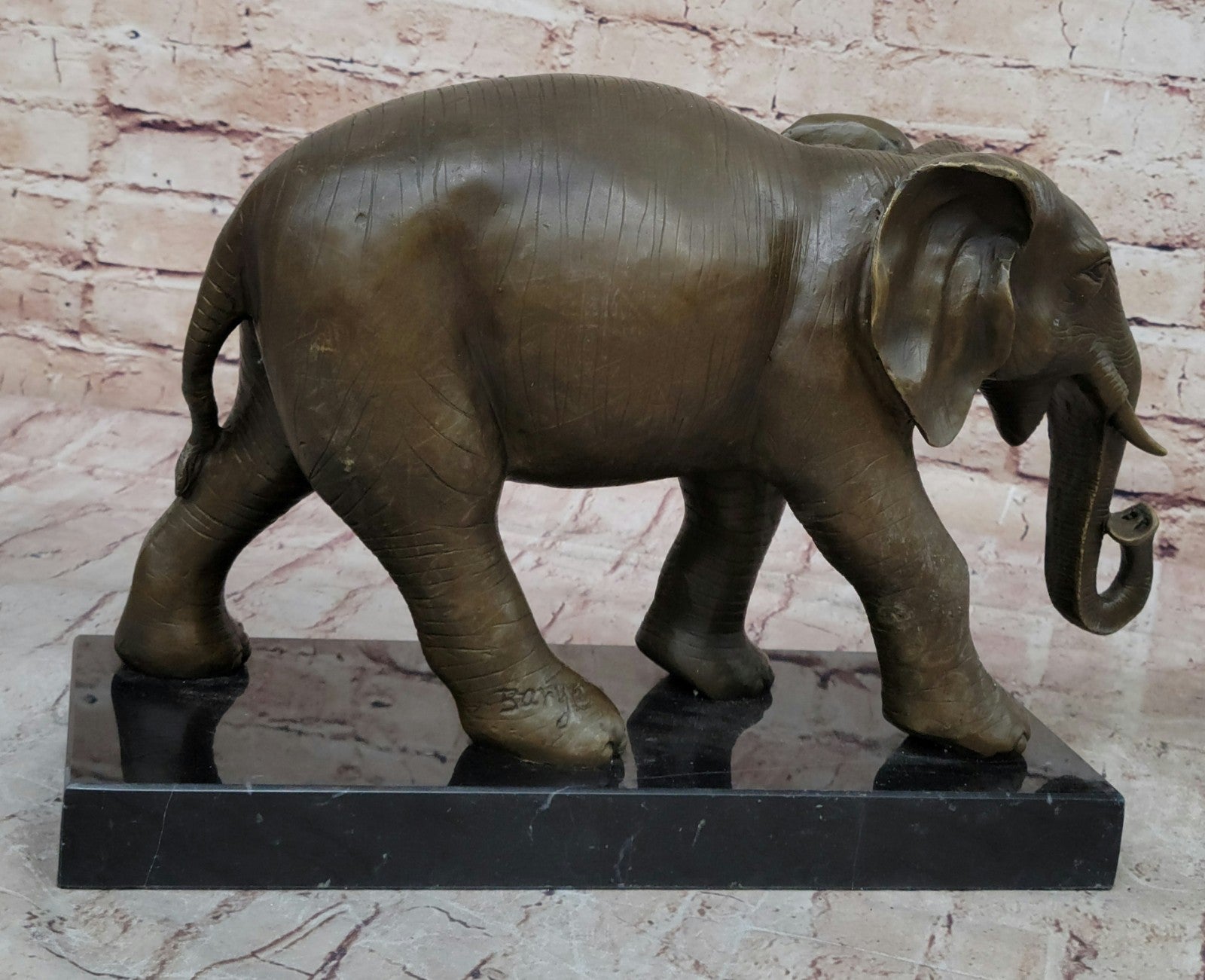 Elephant Figurine - Impressive Bronze Statue with Symbolic Significance Gift