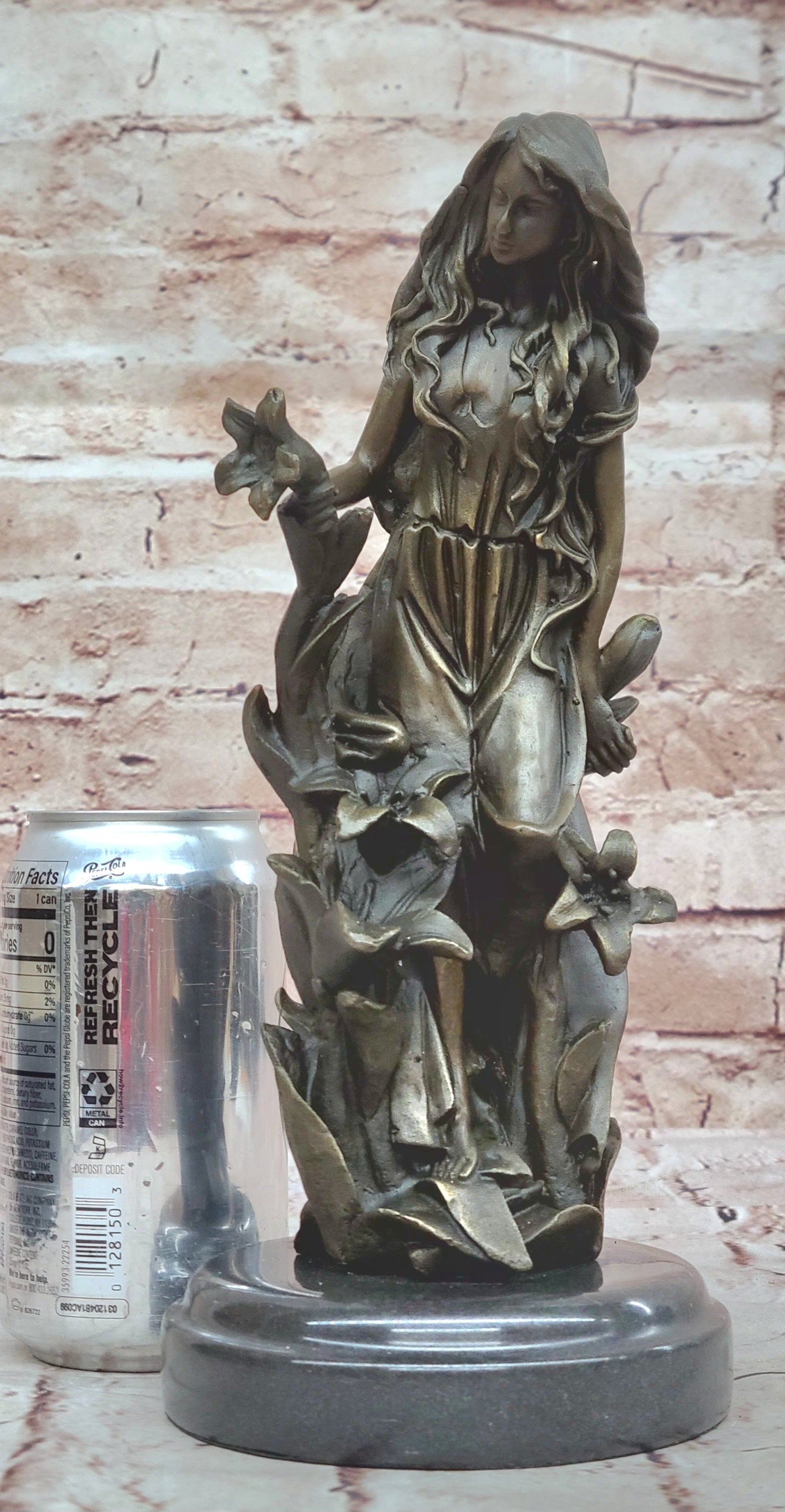 Beautiful Girl With Bunch of Flower On Bronze Sculpture Statue Figurine Deal