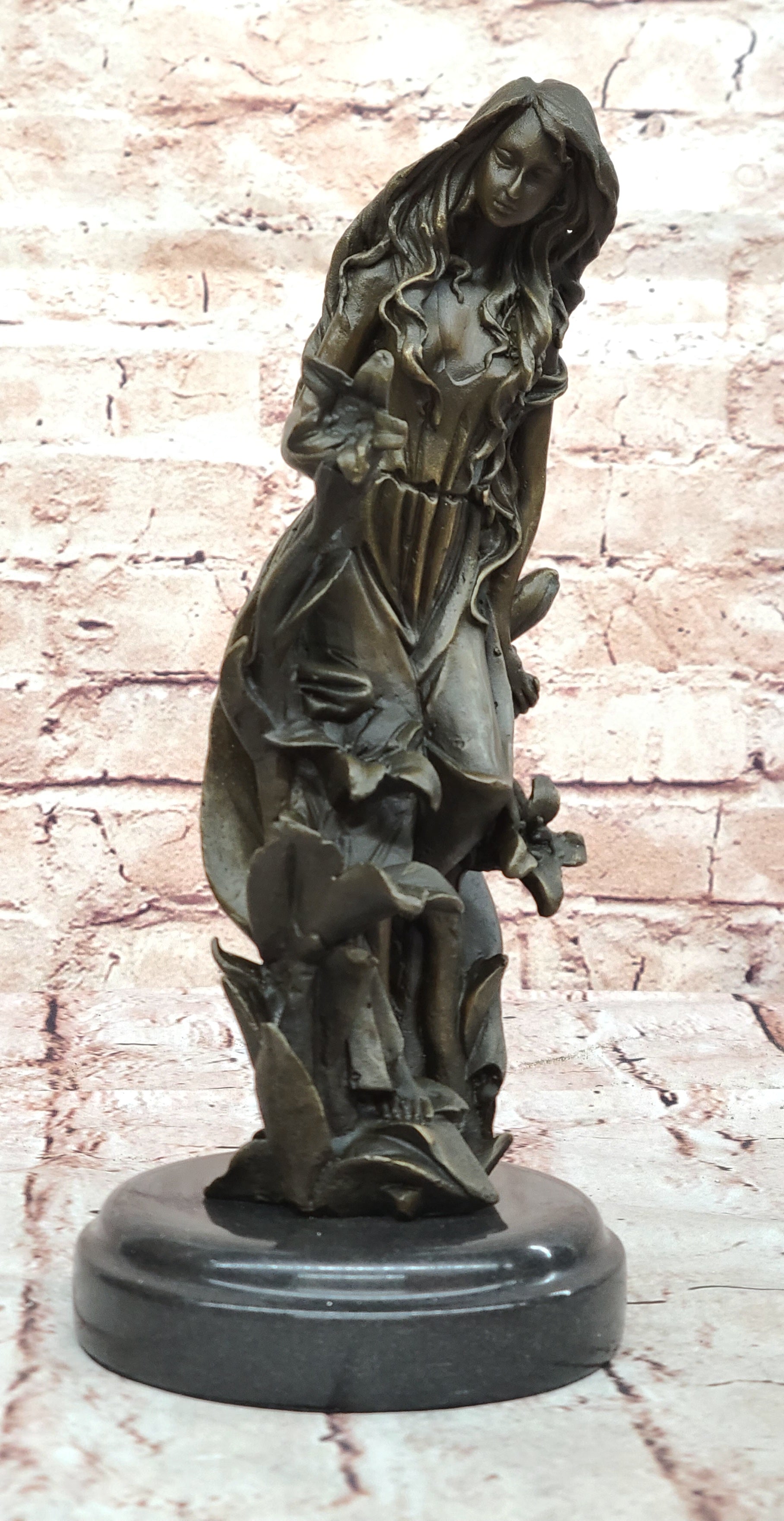 Beautiful Girl With Bunch of Flower On Bronze Sculpture Statue Figurine Deal