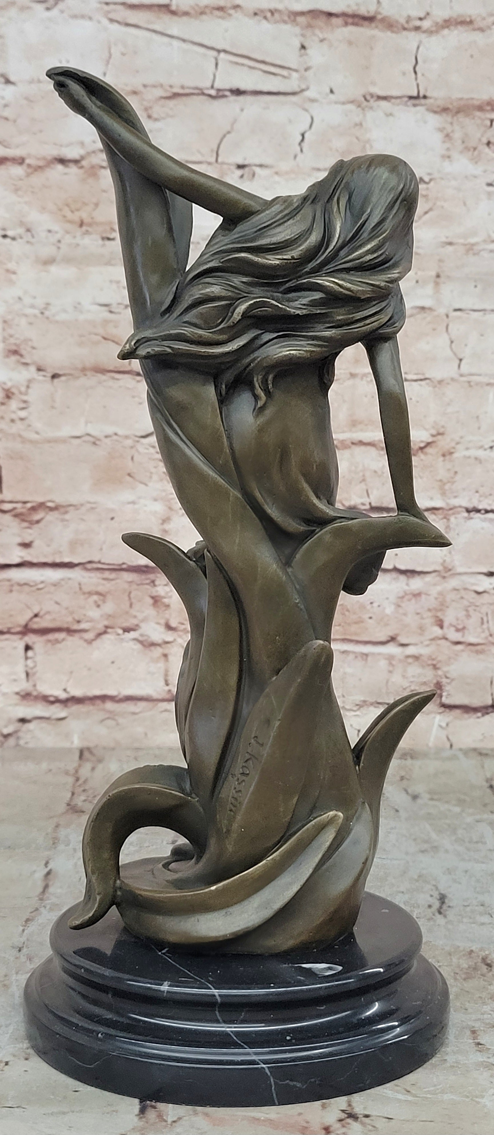 Venus Goddess Bronze Sculpture with Lily – Signed Art Nouveau Figurine, Collectible
