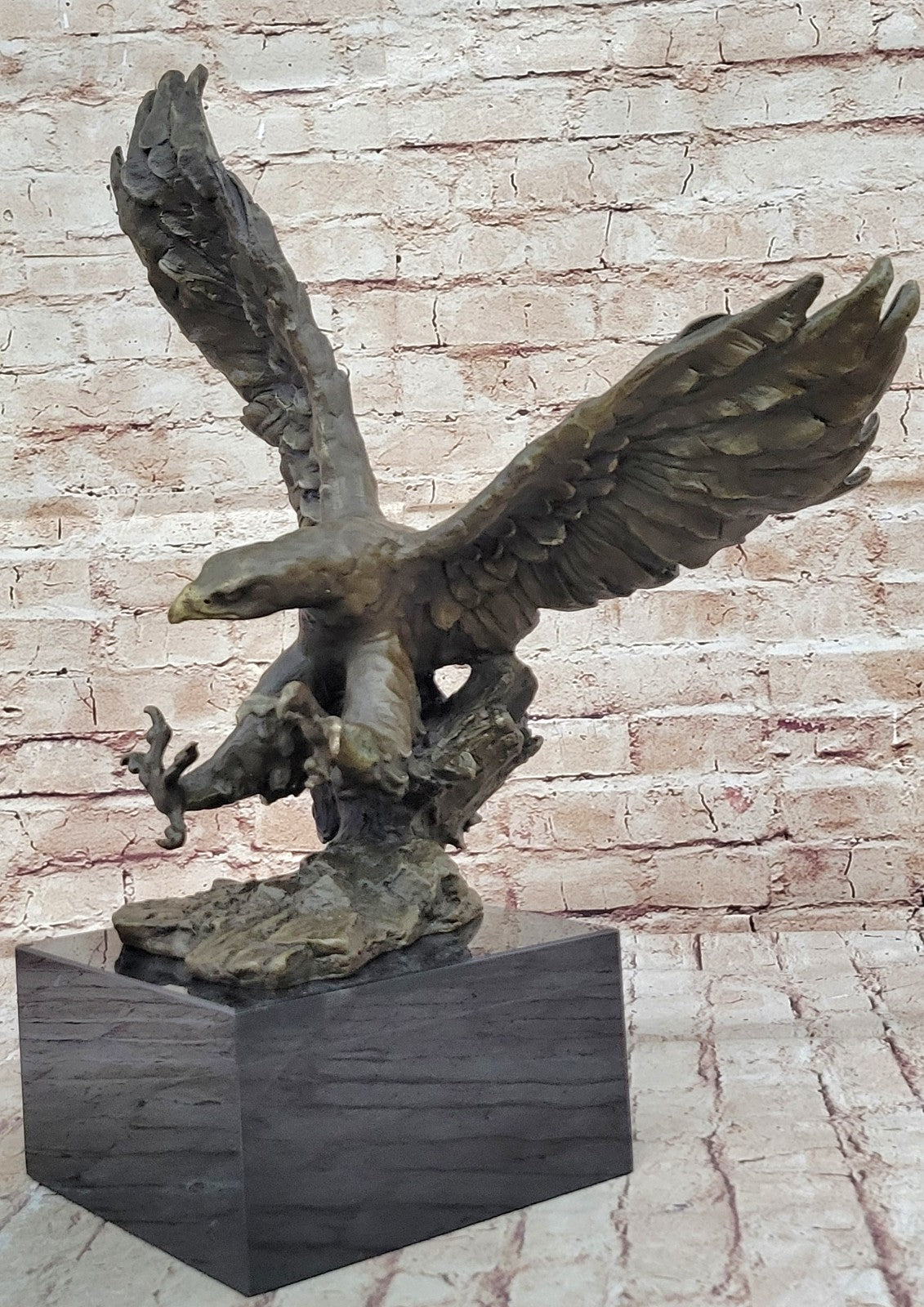 Bronze American Bald Eagle on Tree Falcon Osprey Hawk Flag Statue Pride Flying