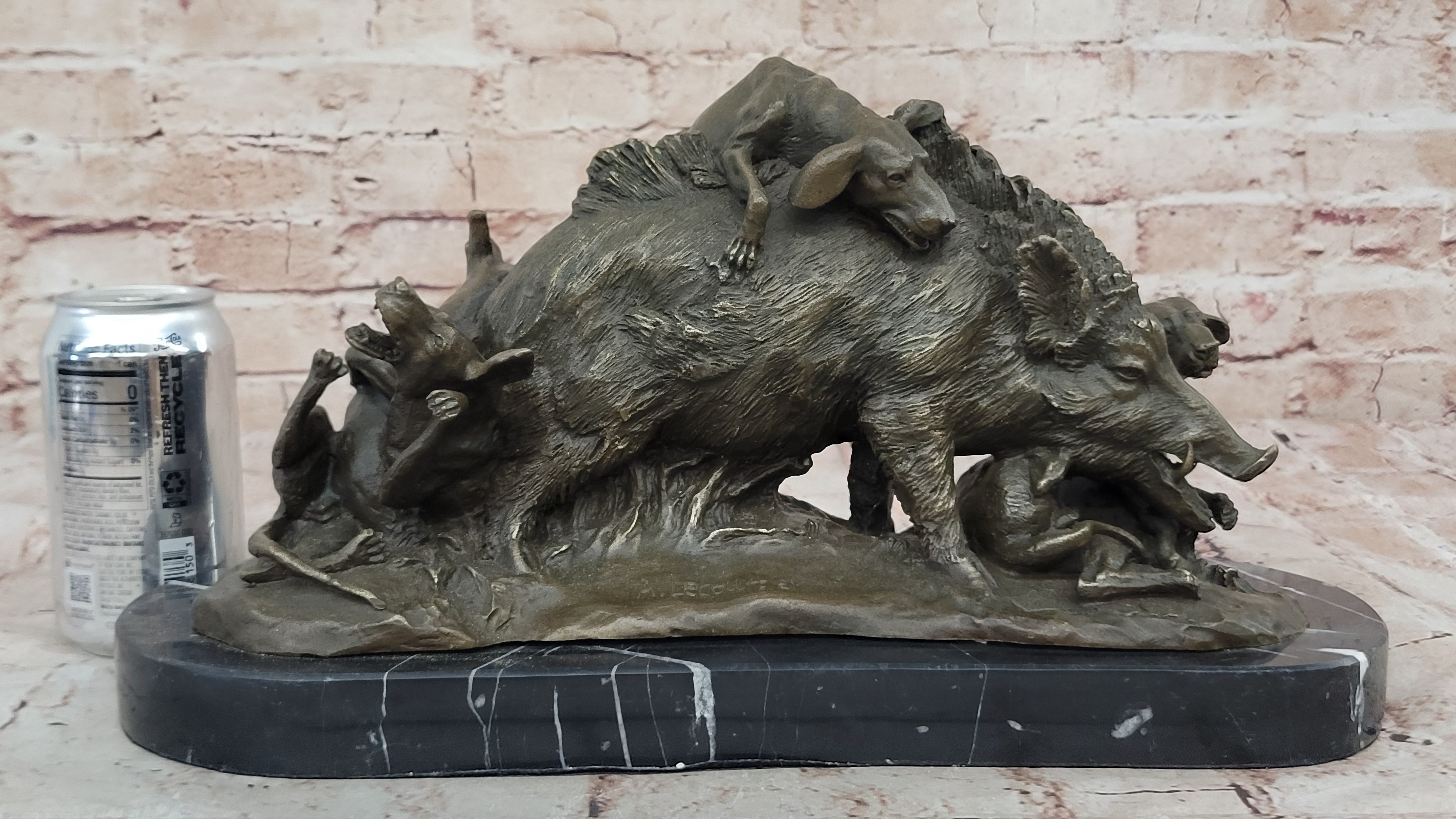 Handcrafted Museum Quality Artwork Hot Cast Wild pig and Dogs Bronze Statue