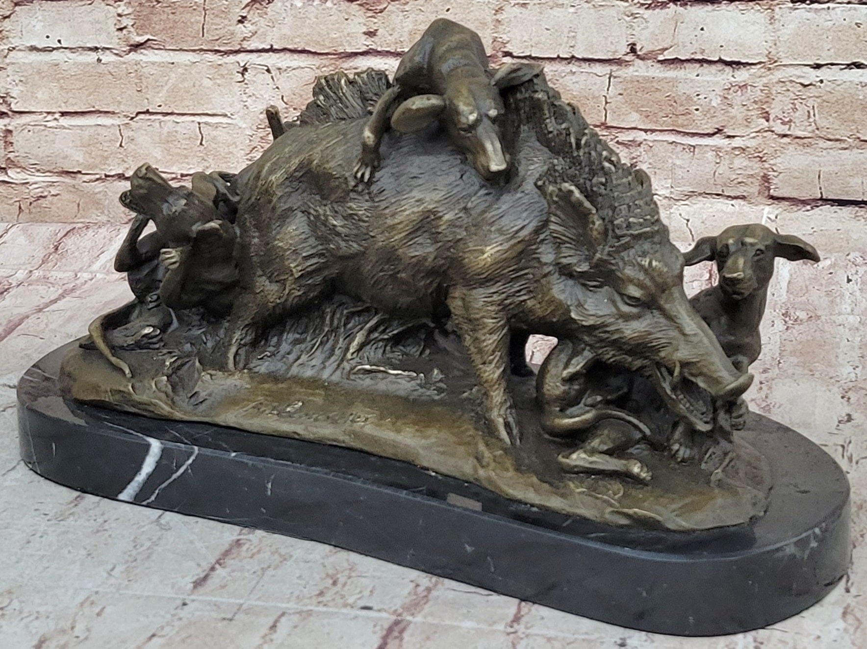 Handcrafted Museum Quality Artwork Hot Cast Wild pig and Dogs Bronze Statue