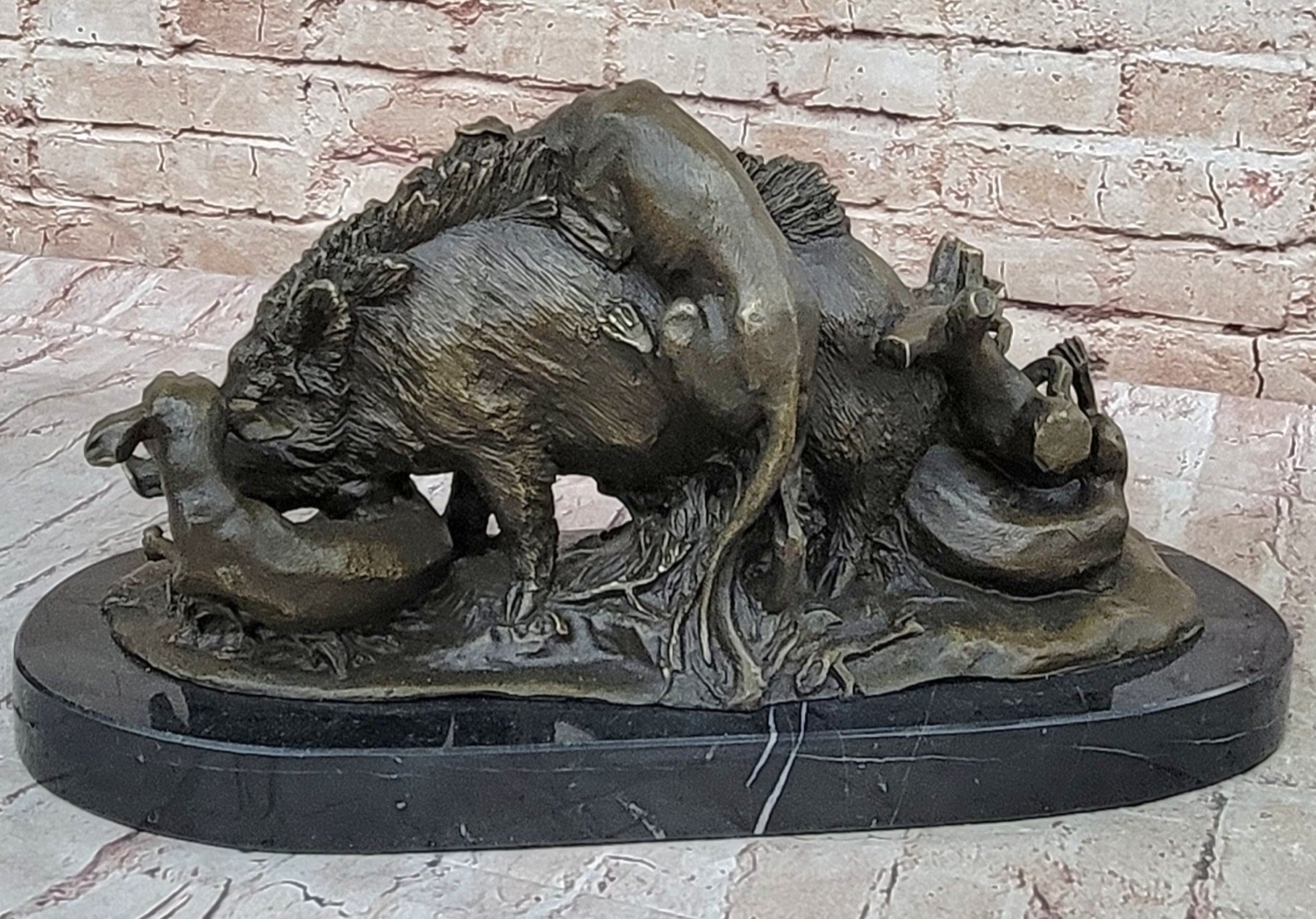 Handcrafted Museum Quality Artwork Hot Cast Wild pig and Dogs Bronze Statue