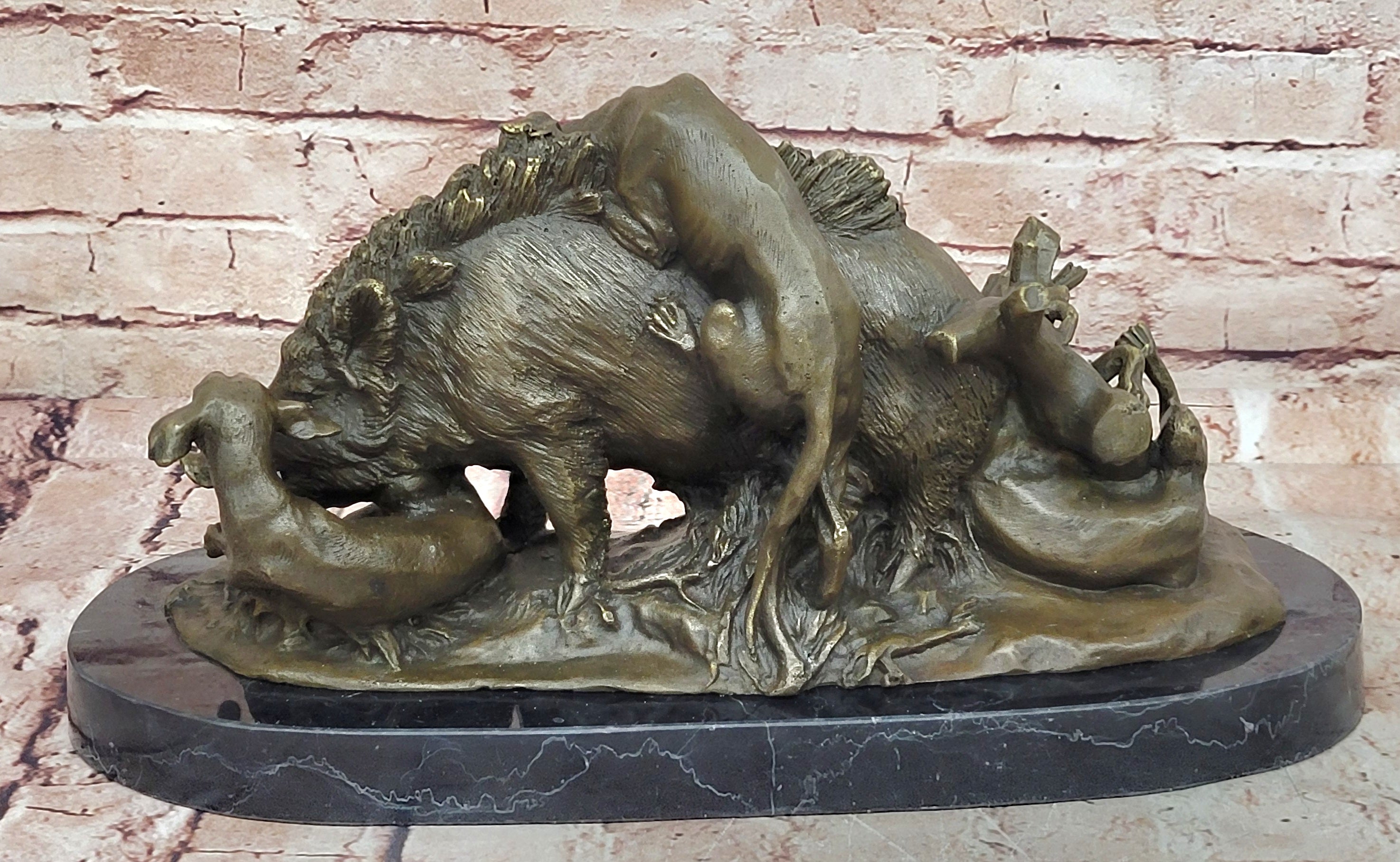 Handcrafted Museum Quality Artwork Hot Cast Wild pig and Dogs Bronze Statue