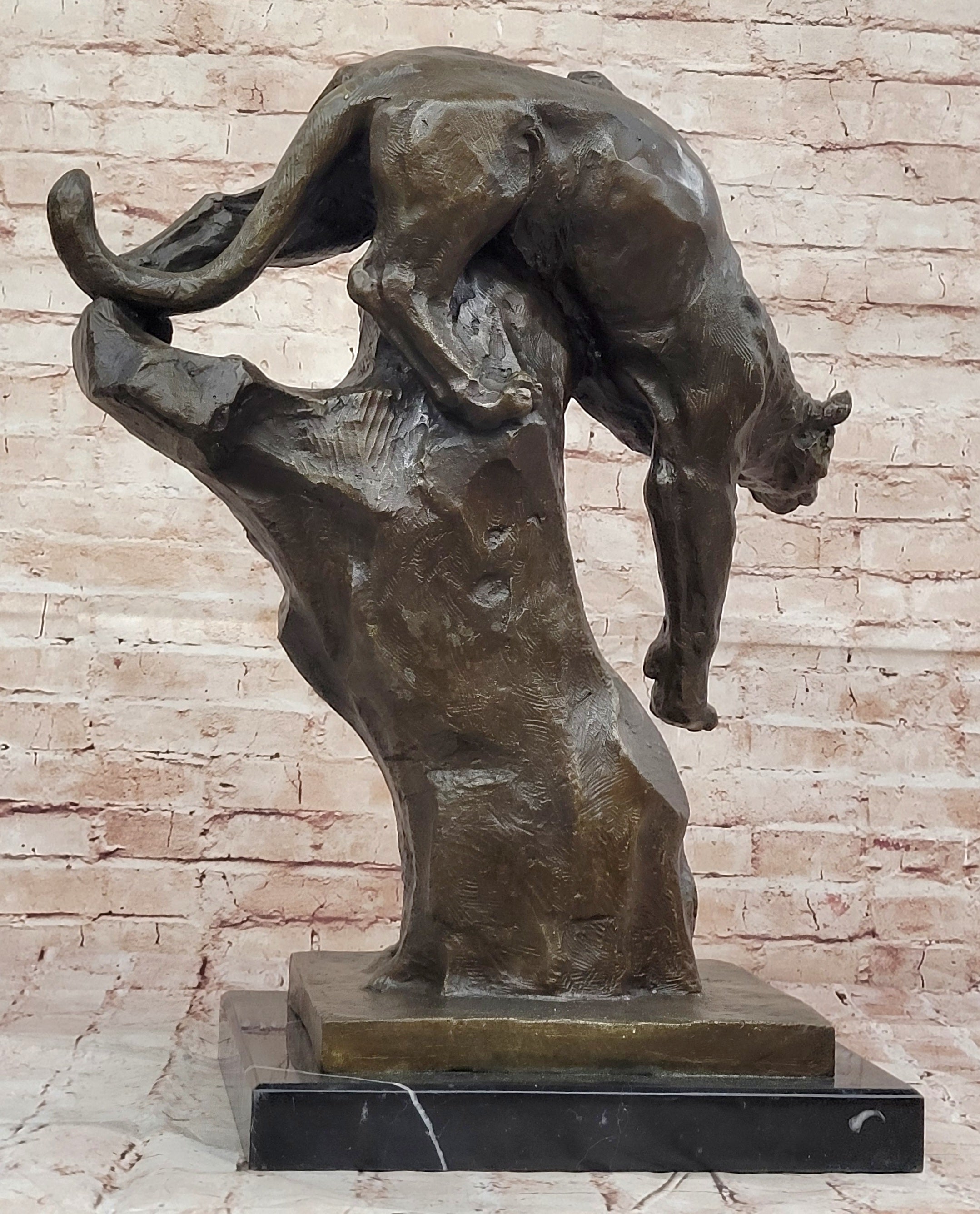 Hand Made Massive Cougar on a tree Stump Bronze Sculpture Home Cabin Decor