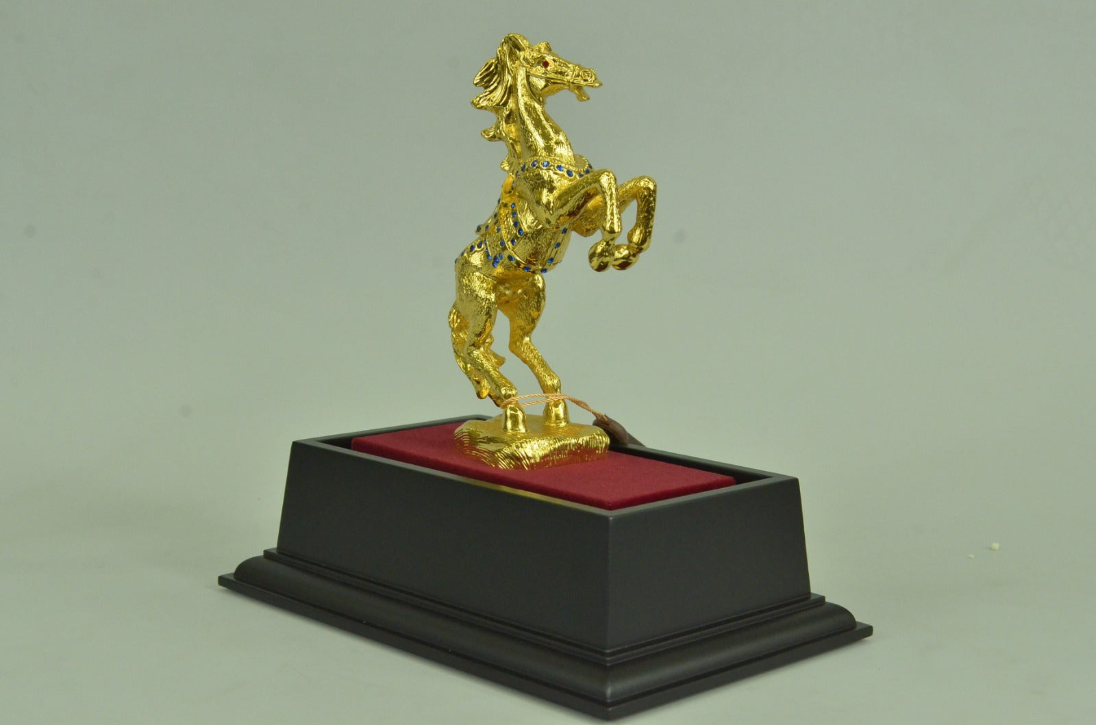 Hand Made Wild Horse Trophy Award 24K Gold Bronze Figurine Figure