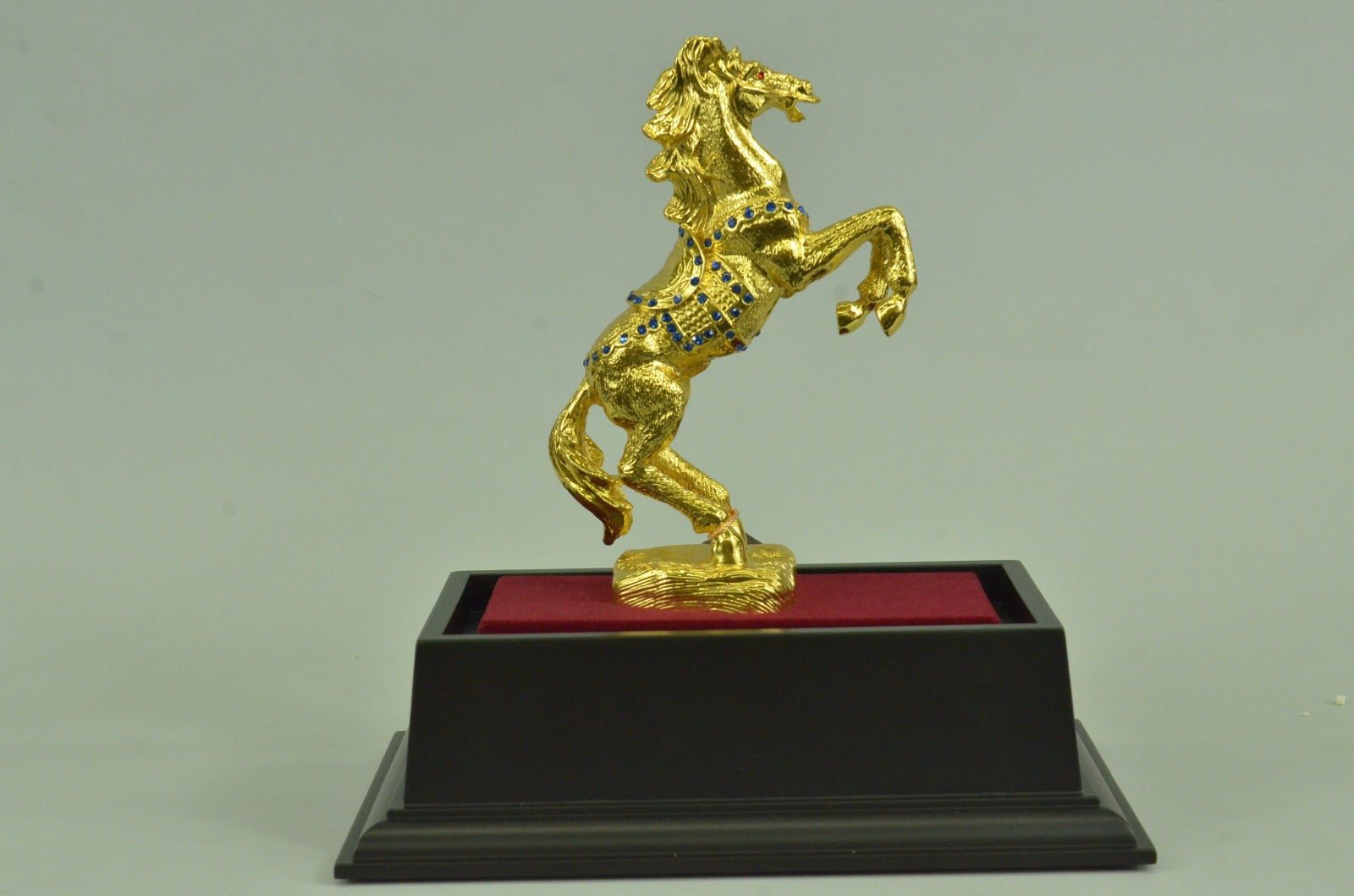 Hand Made Wild Horse Trophy Award 24K Gold Bronze Figurine Figure