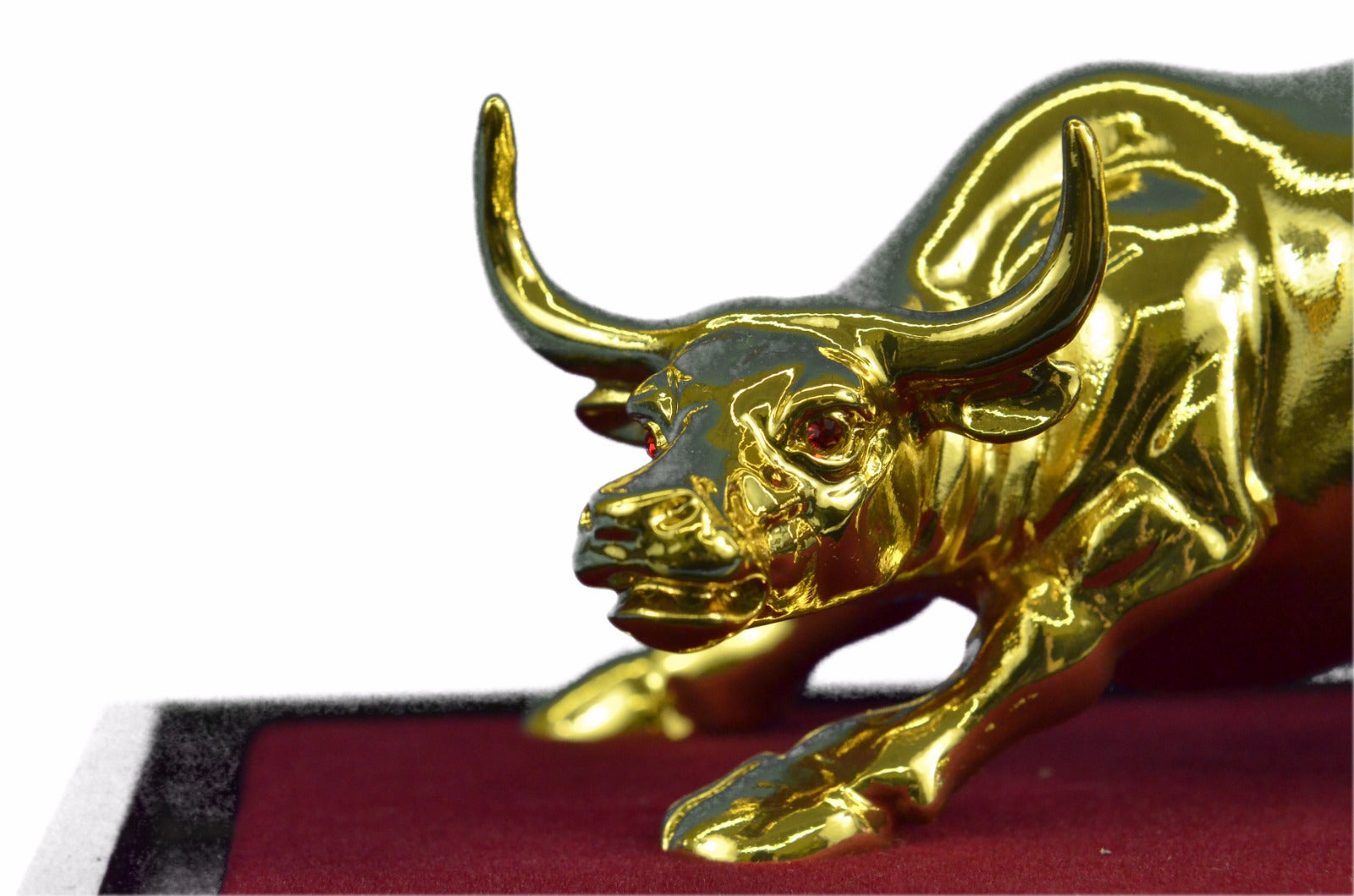 Hot Cast 24K Gold Plated Stock Market Bull Handcrafted Sculpture Figurine Figure