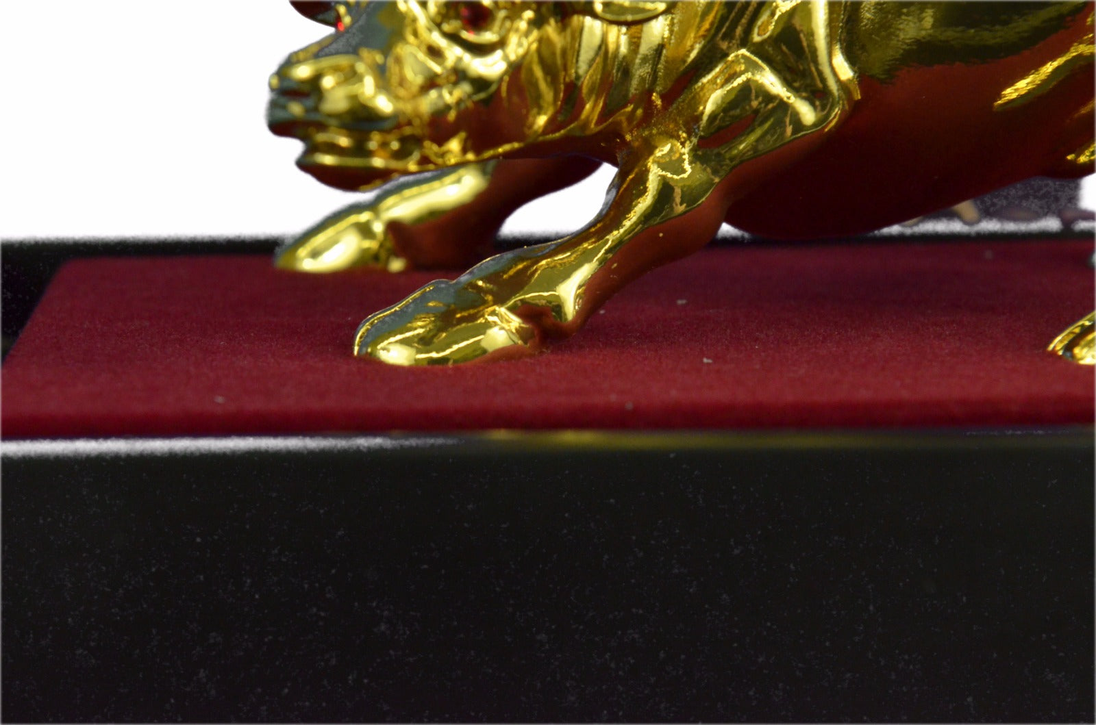 Hot Cast 24K Gold Plated Stock Market Bull Handcrafted Sculpture Figurine Figure