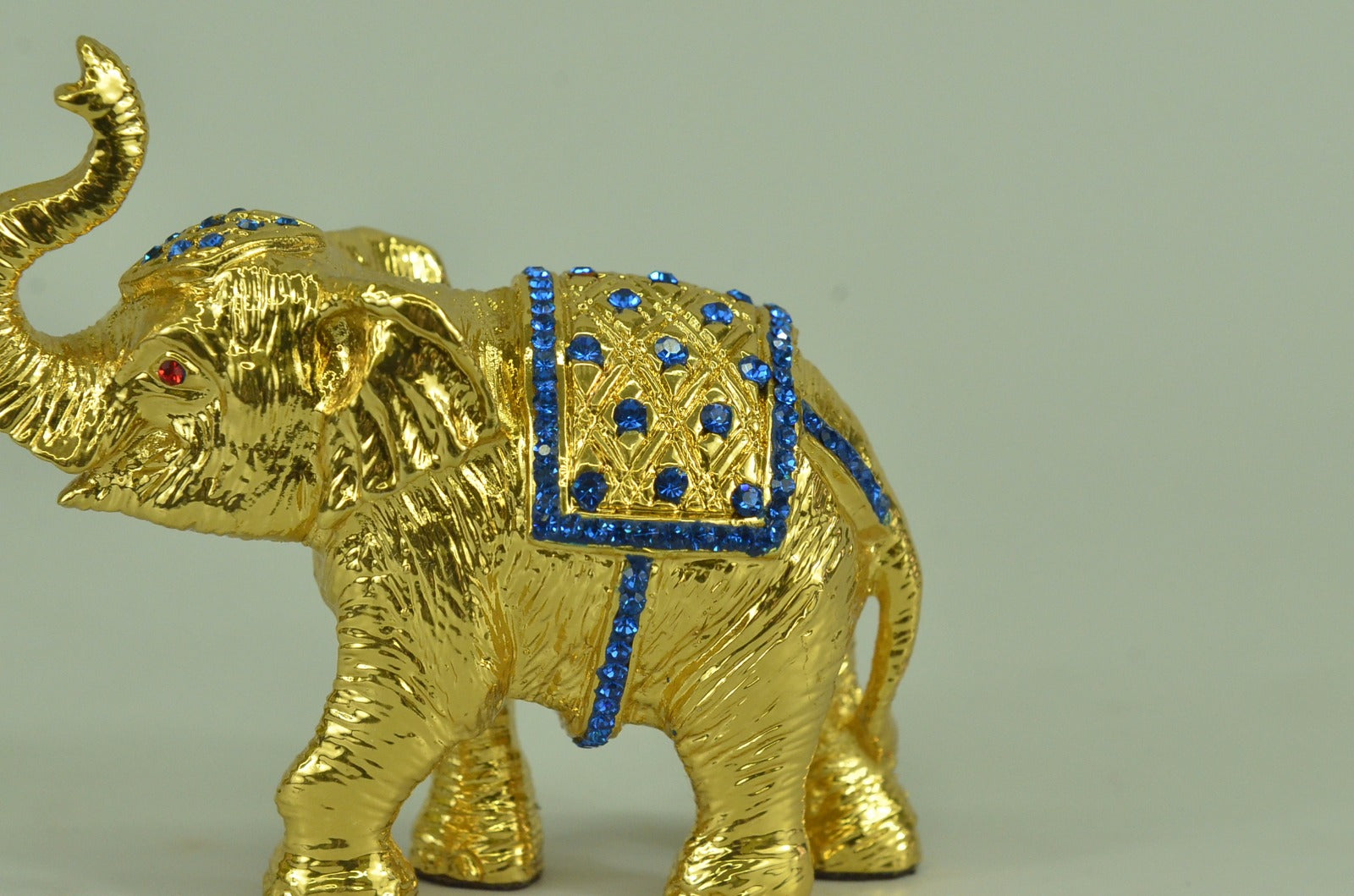 Handcrafted bronze sculpture SALE Zirconia Cubic With Elephant Vienna Miniature
