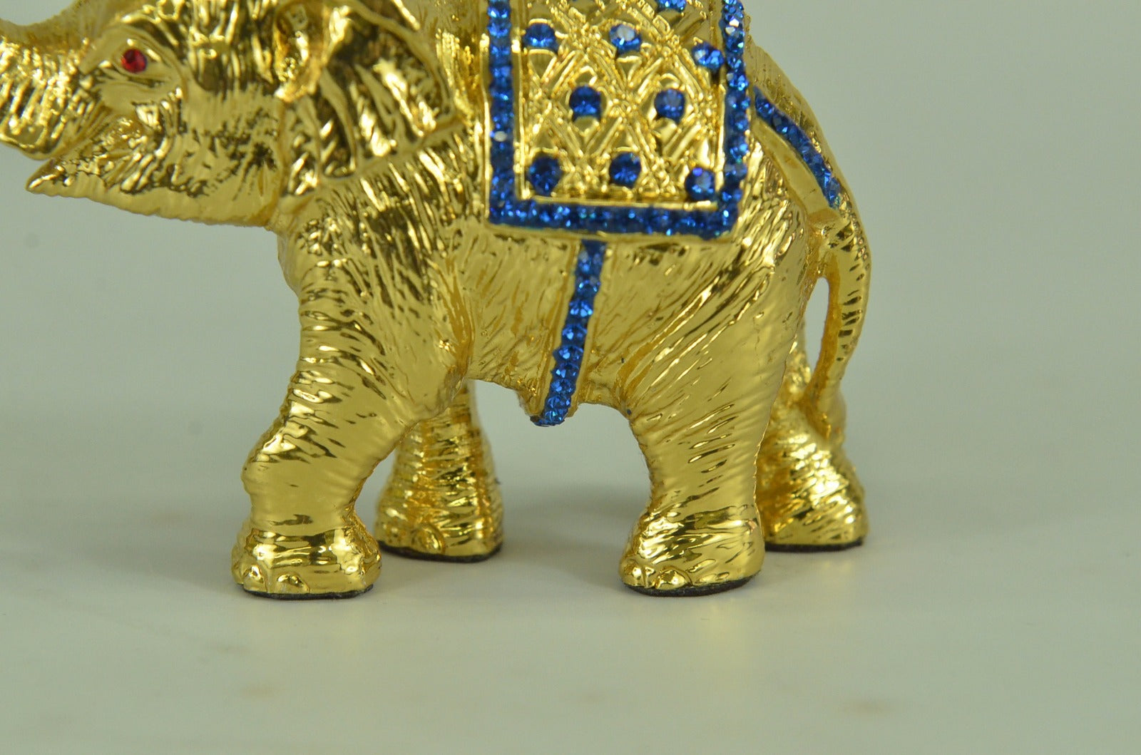 Handcrafted bronze sculpture SALE Zirconia Cubic With Elephant Vienna Miniature