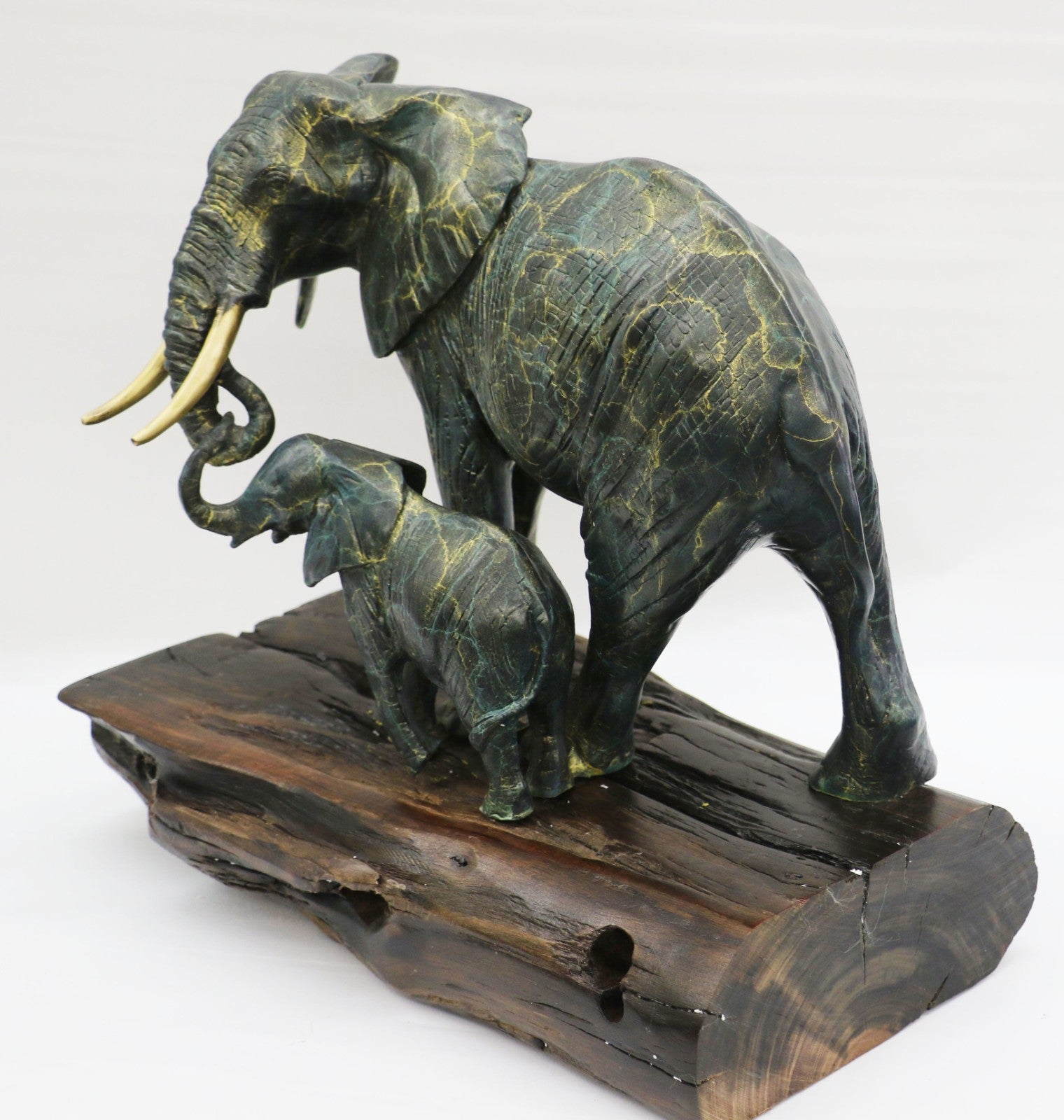 Collector Edition Elephant Family Wildlife Home/Cabin Decoration Bronze Sculpture