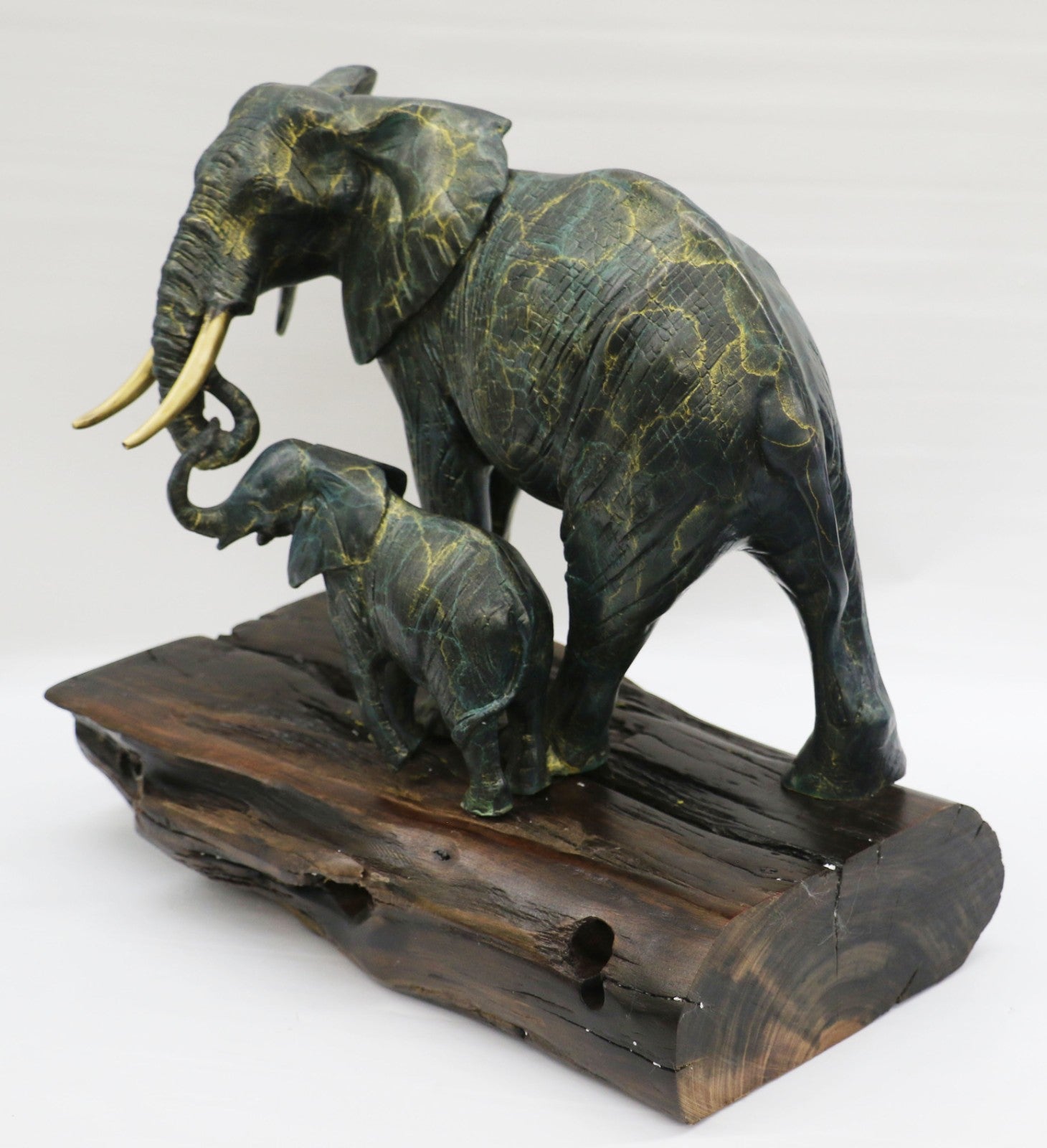 Collector Edition Elephant Family Wildlife Home/Cabin Decoration Bronze Sculpture