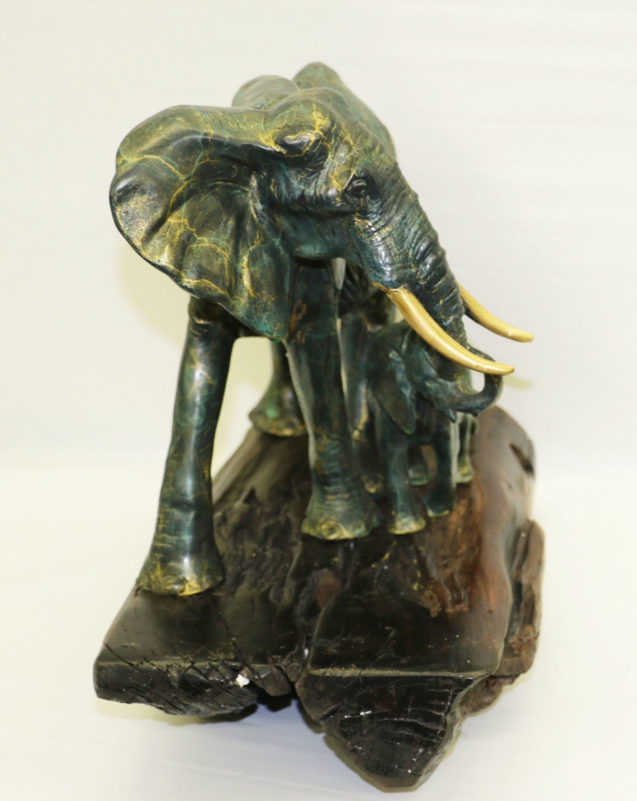 Collector Edition Elephant Family Wildlife Home/Cabin Decoration Bronze Sculpture