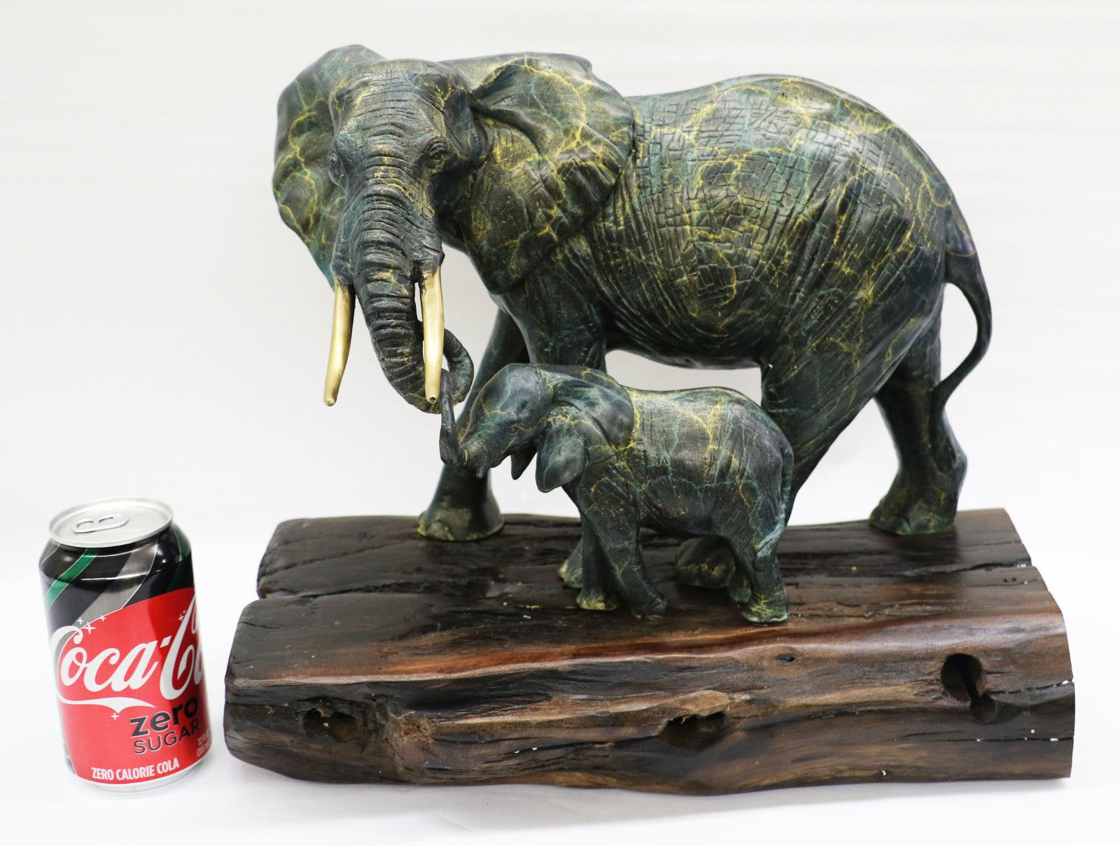 Collector Edition Elephant Family Wildlife Home/Cabin Decoration Bronze Sculpture