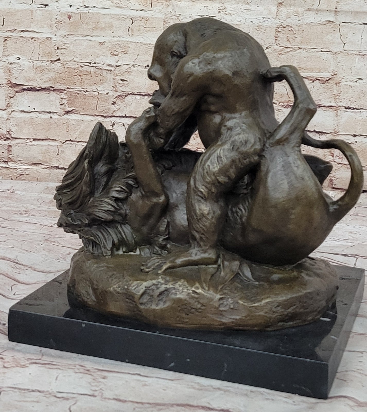 Wildlife Art Collector Edition: Masson`s Gorilla and Lion Battle Sculpture