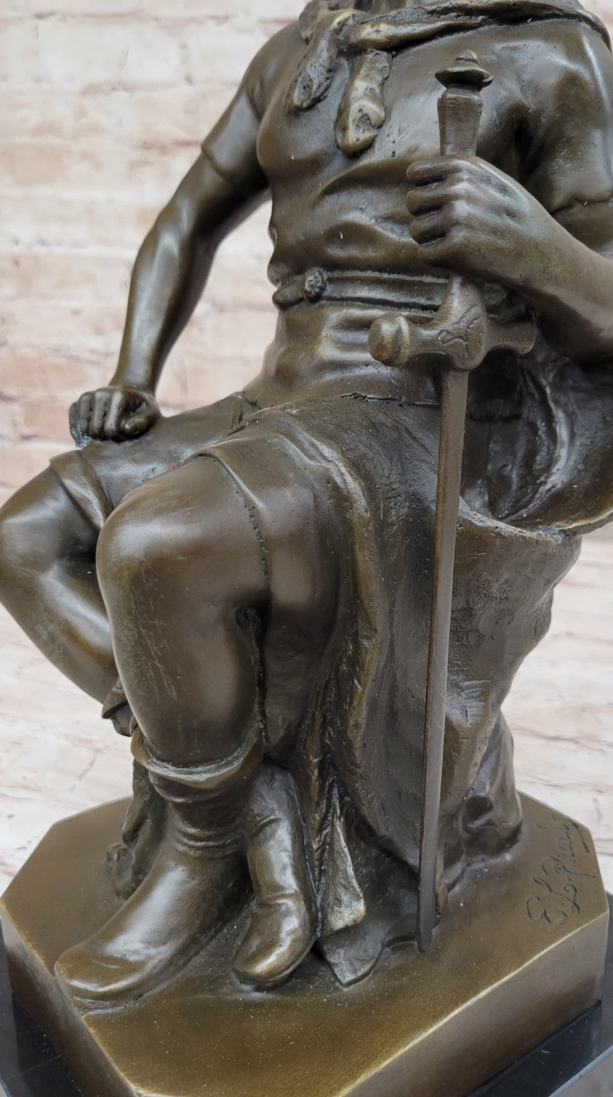 Bronze sculpture Roman soldier Le Courage Militaire Military Courage Collectible