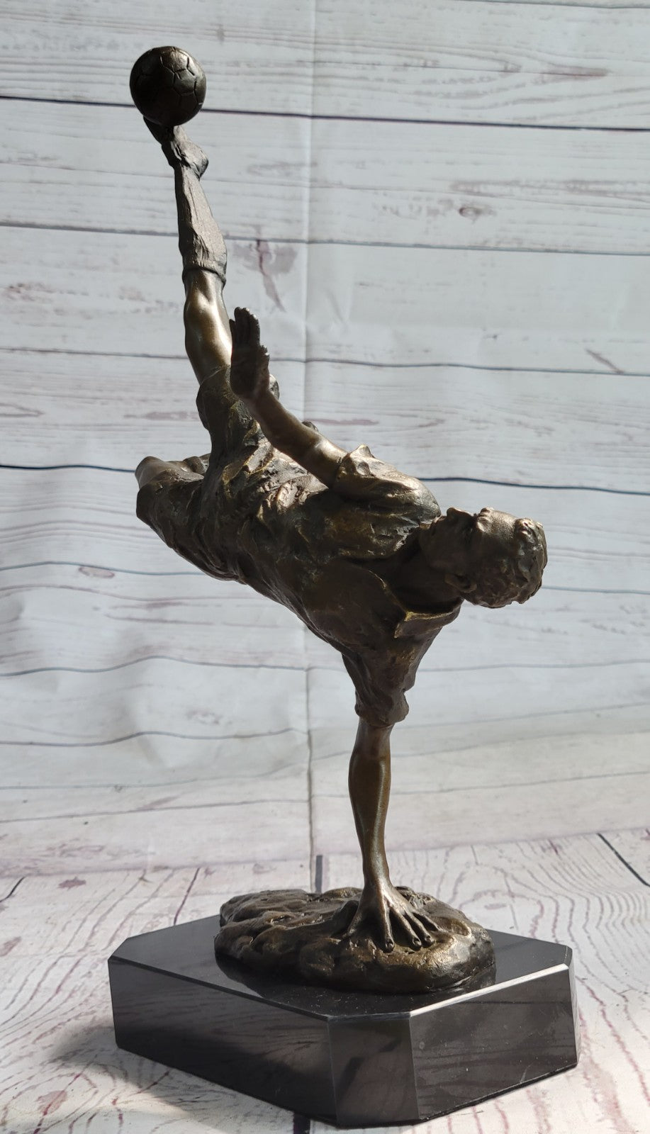 Abstract Football Player Figure Statue Decorative Soccer Player Gift and Craft