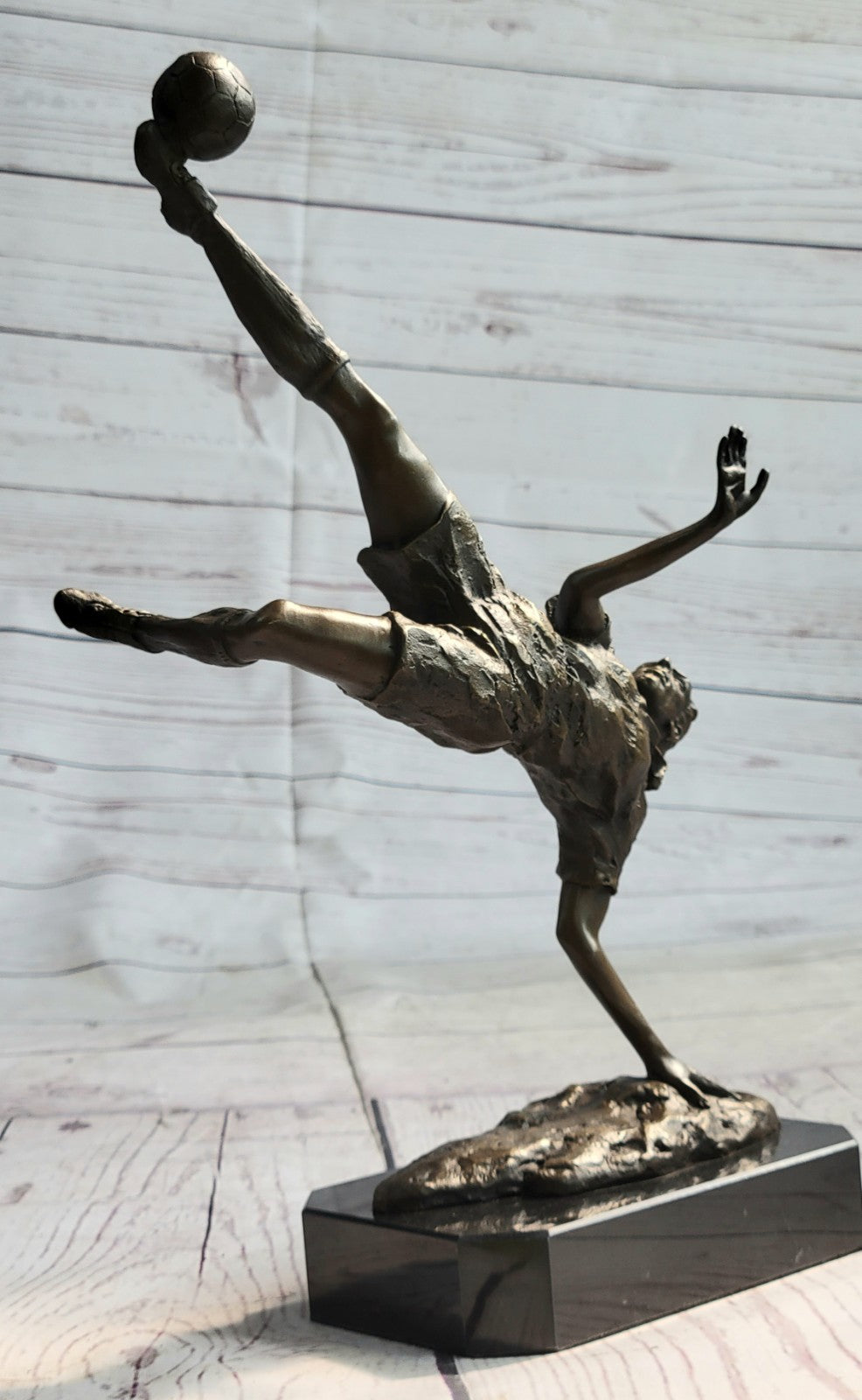 Abstract Football Player Figure Statue Decorative Soccer Player Gift and Craft