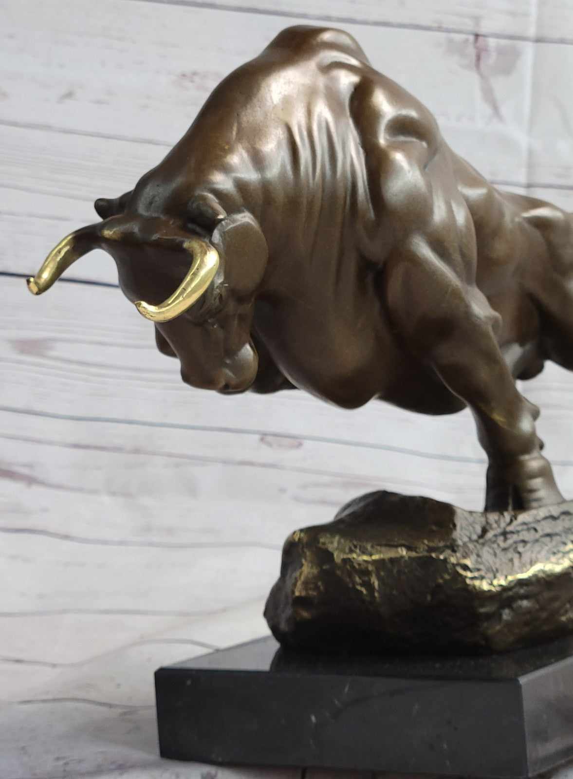 Gorgeous Special Patina Stock Market Bull Natural Wooden Base Bronze Figurine NR